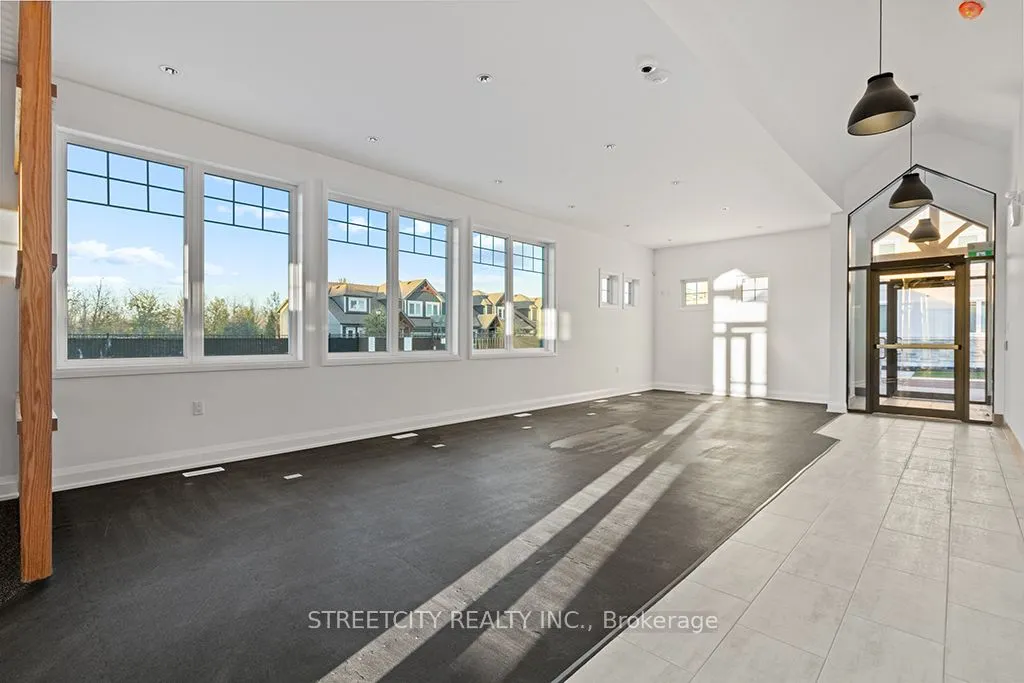 5 Spooner Crescent, #215