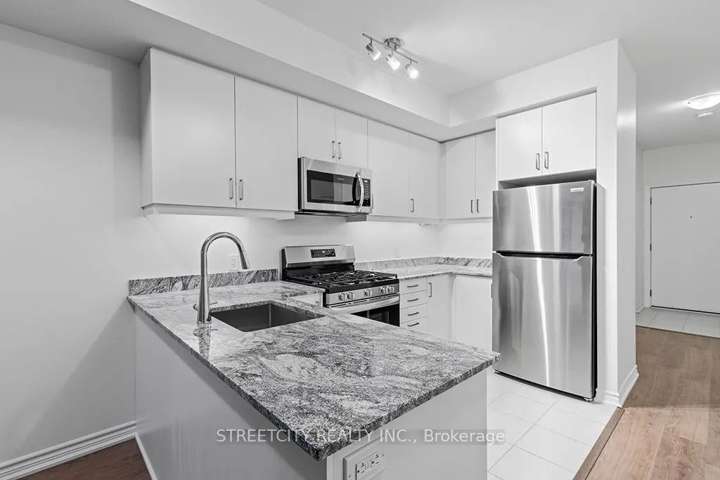 5 Spooner Crescent, #215