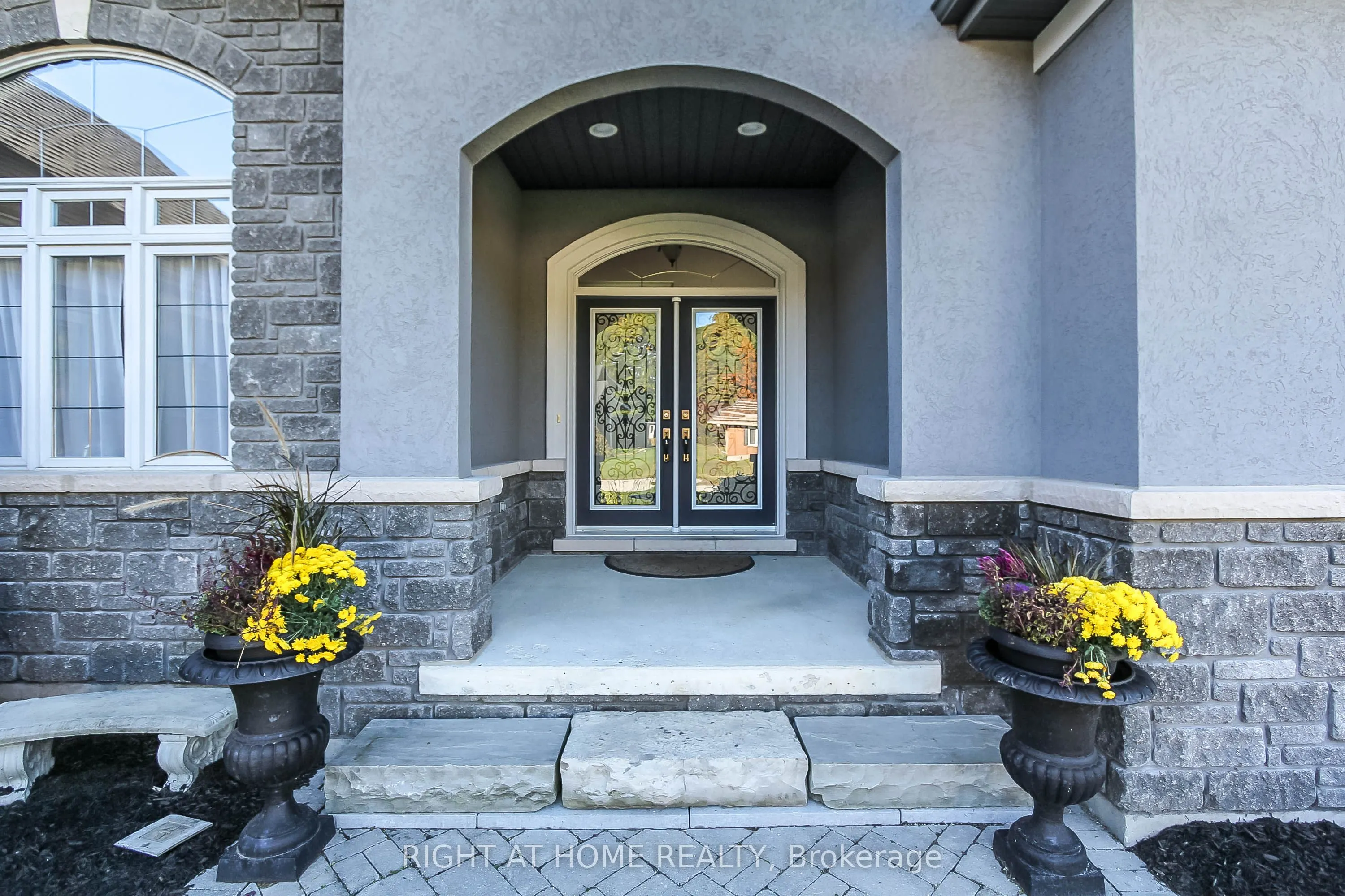 16 Deanna Drive