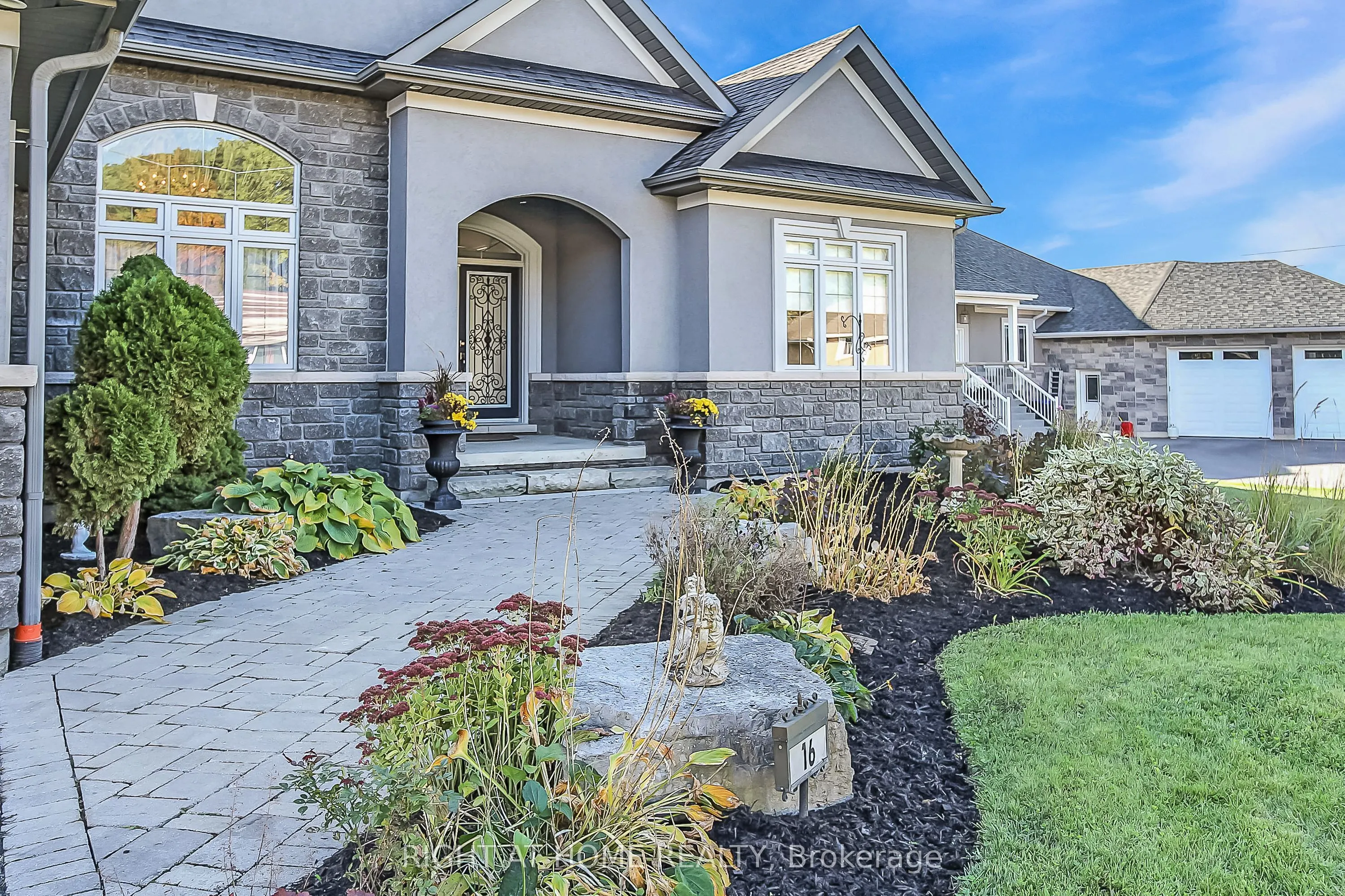 16 Deanna Drive