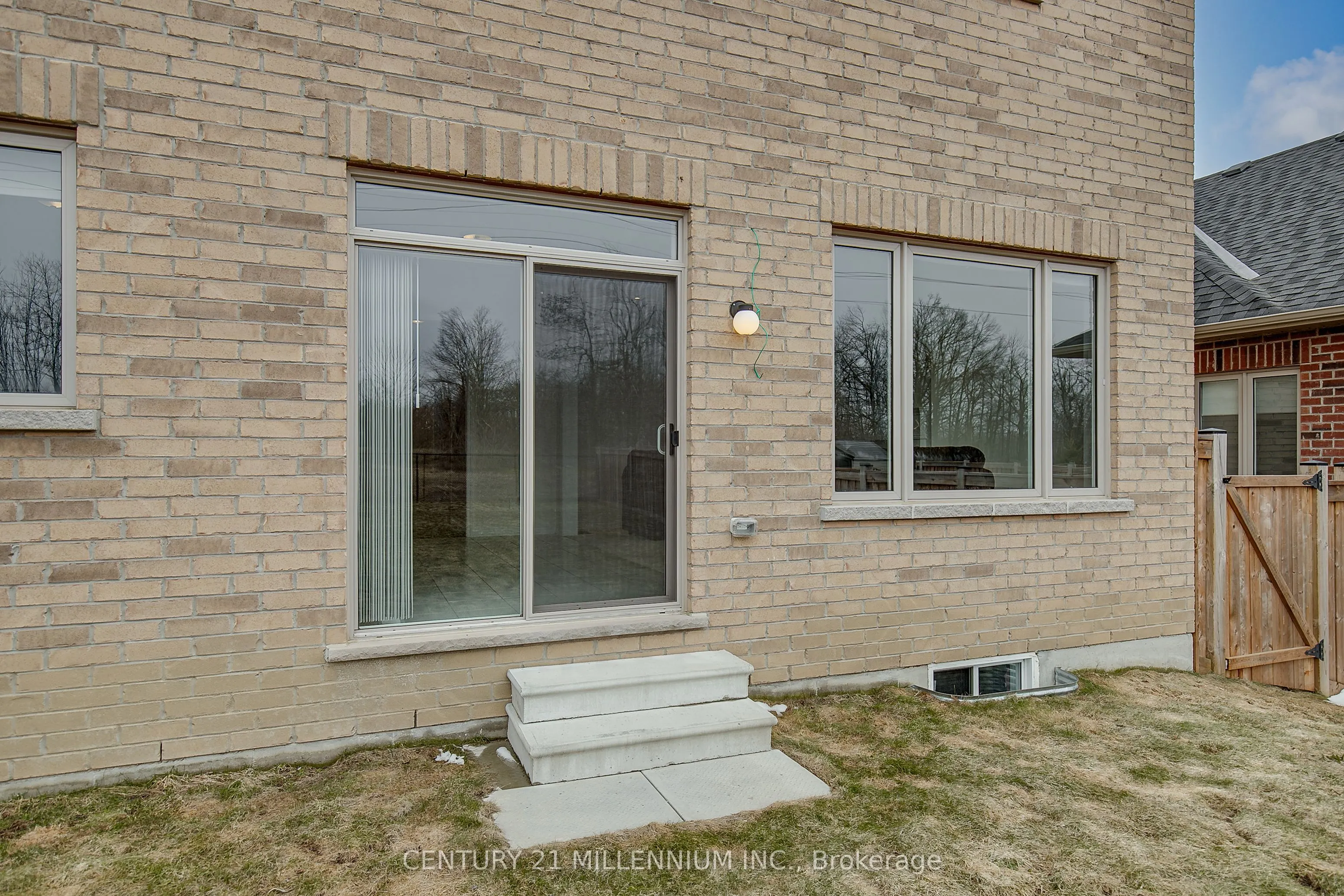 79 Rugman Crescent