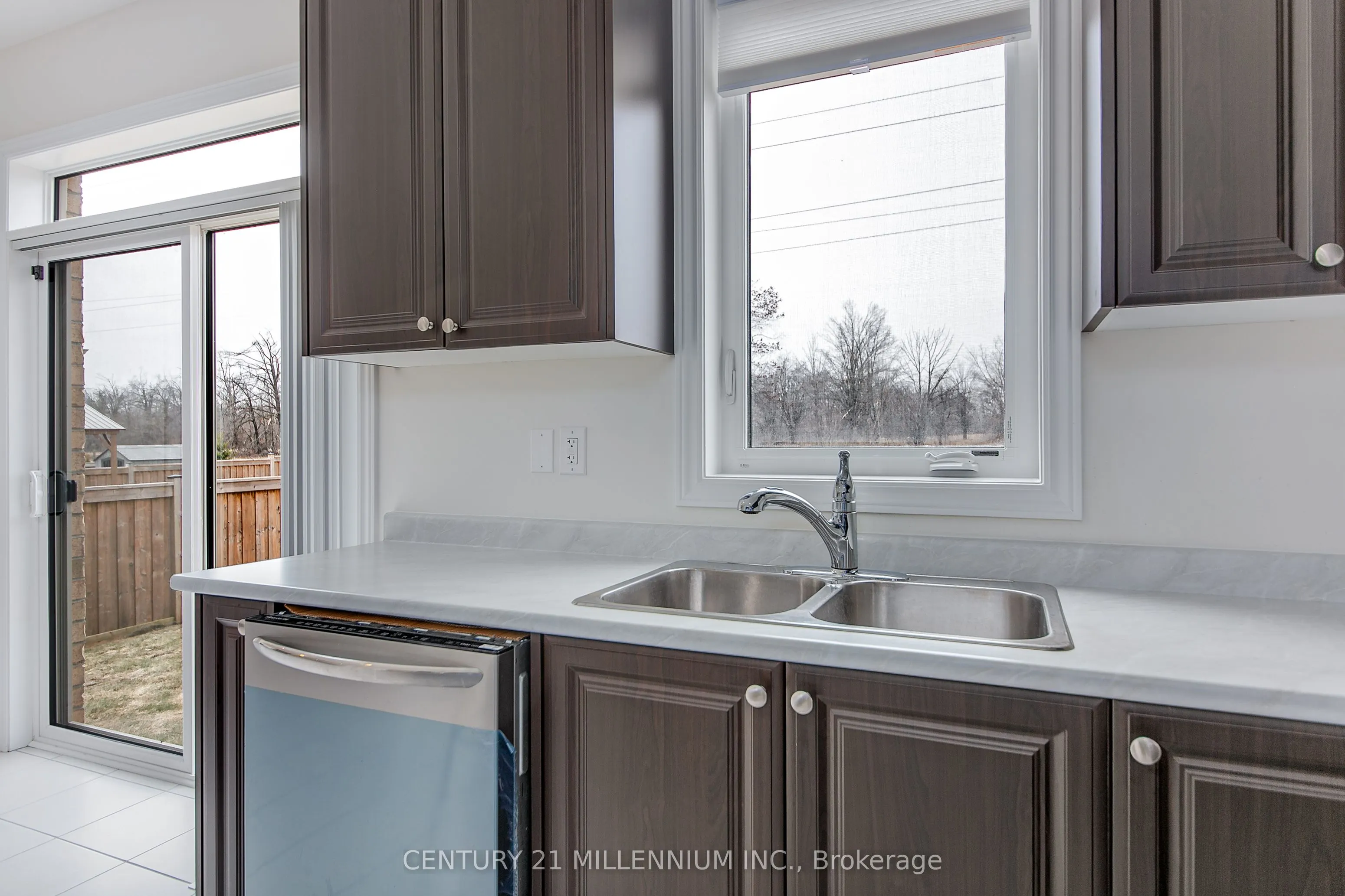 79 Rugman Crescent