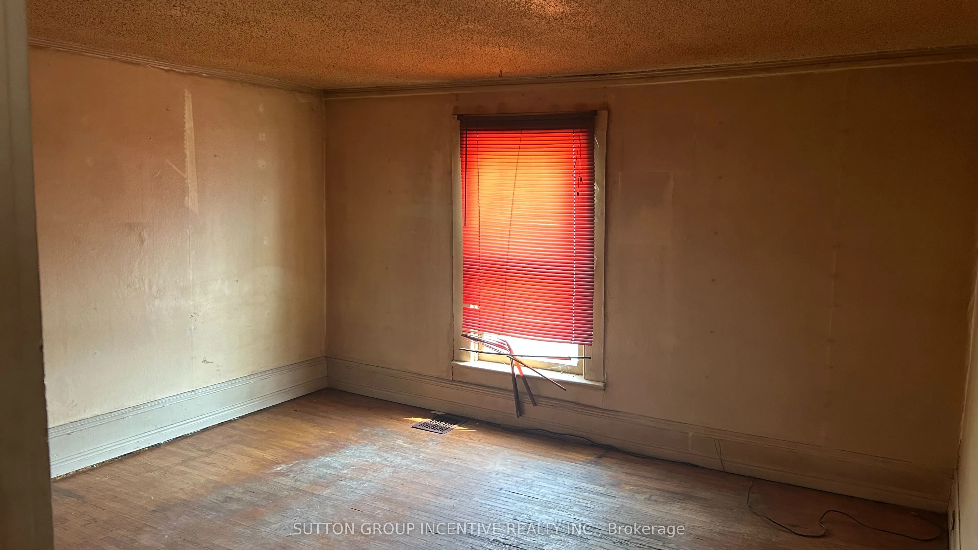 371 West Street N