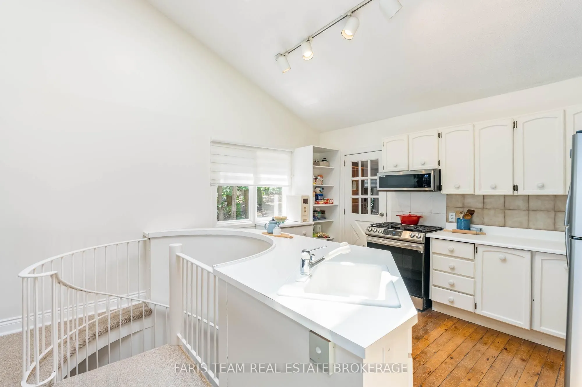 127 Shoreline Drive