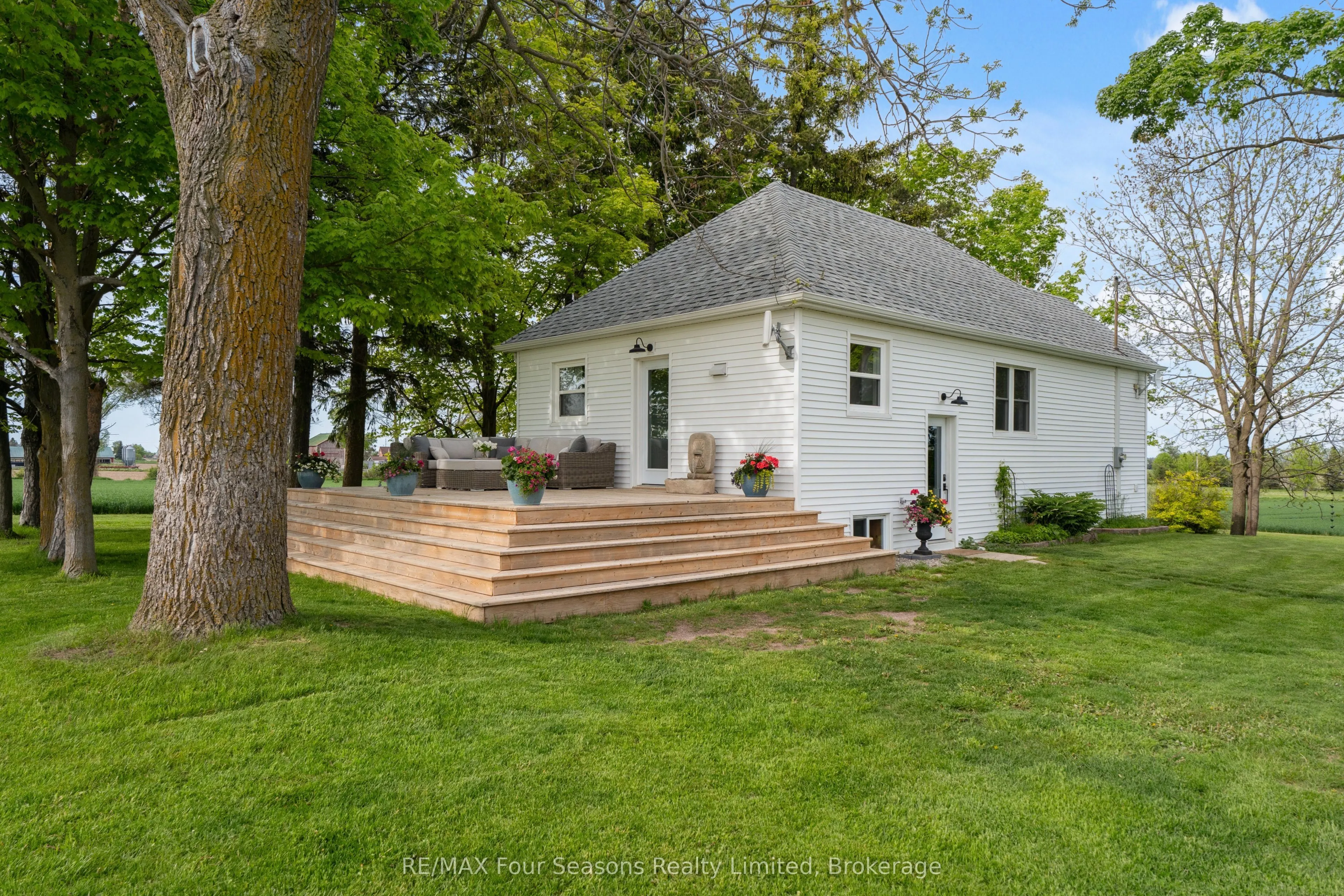 1154 Fairgrounds Road S
