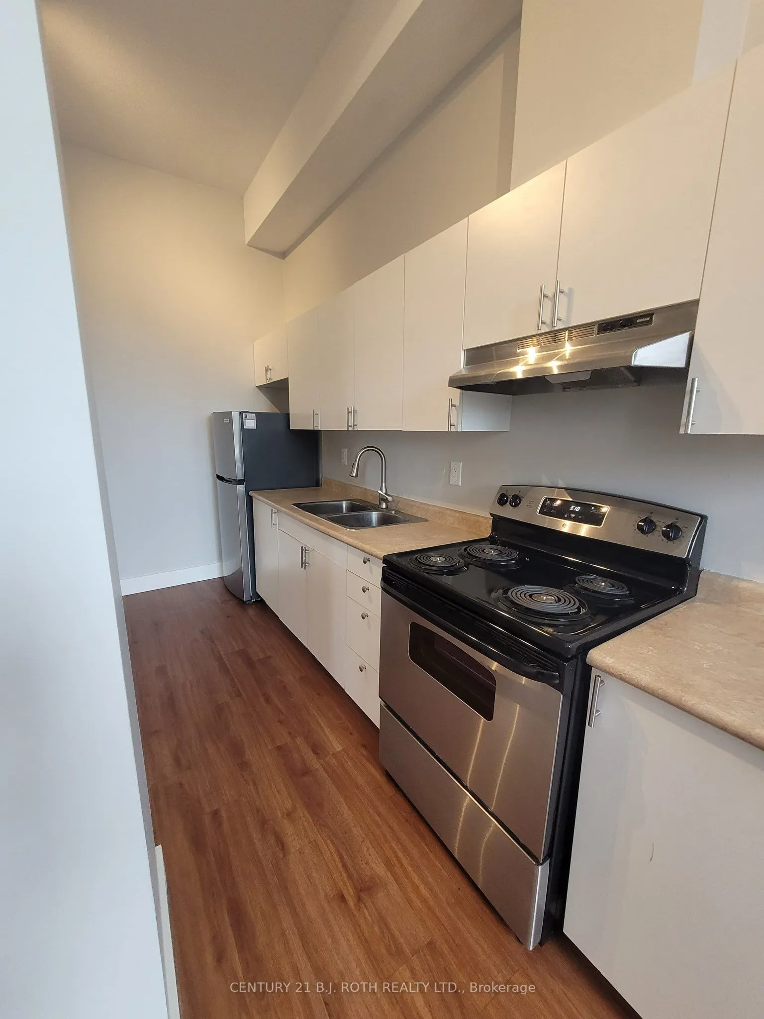 19 Dunlop Street W, #203