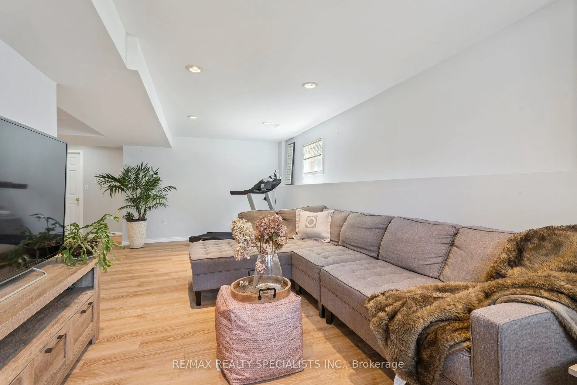 93 Glen Eton Road
