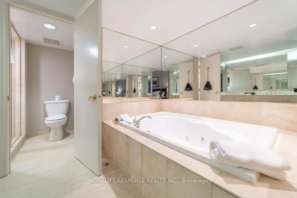90 HIGHLAND Drive, #2042