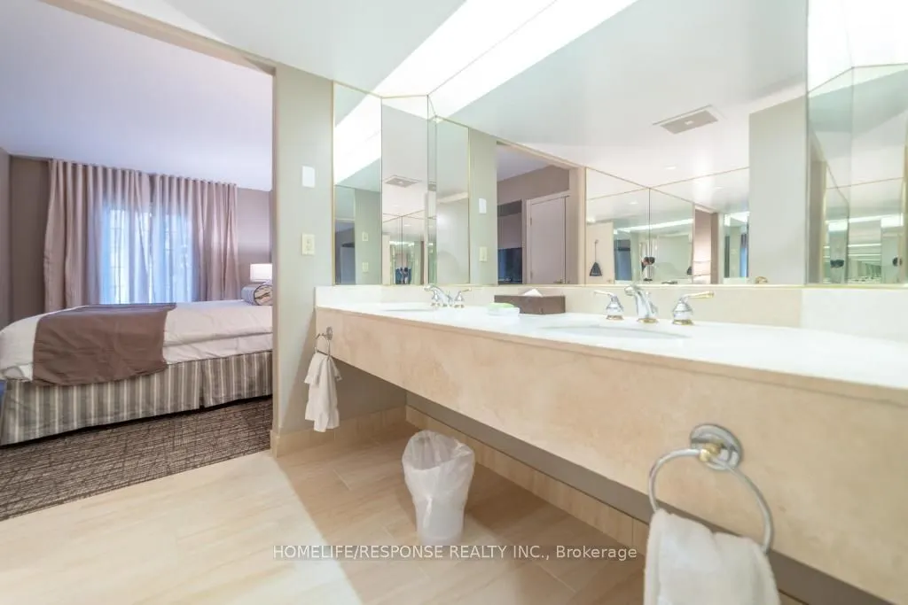 90 HIGHLAND Drive, #2042