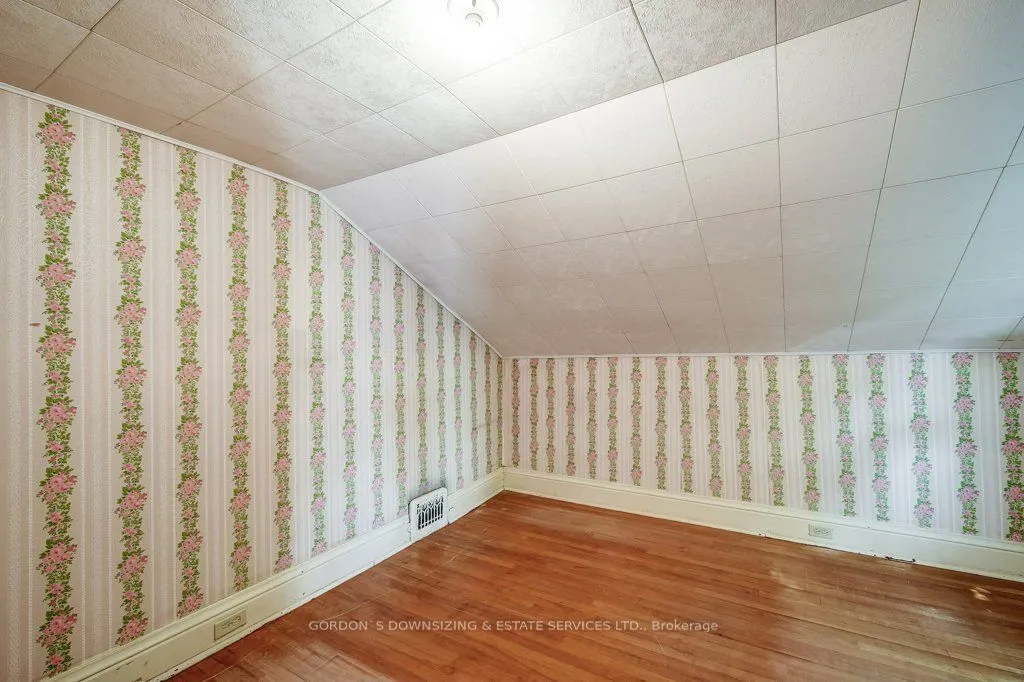 506 West Street S
