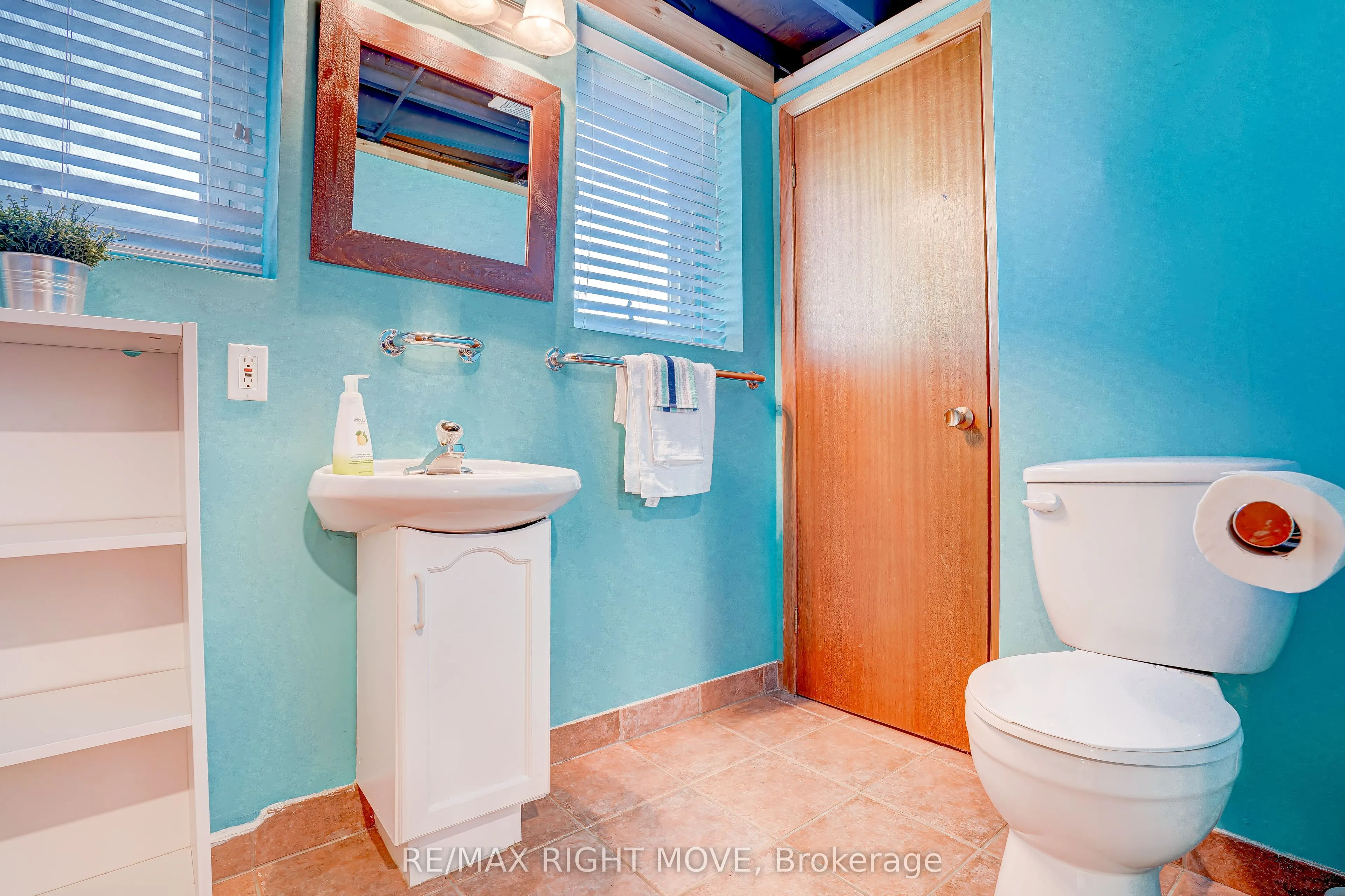 3752 Portage Bay Road
