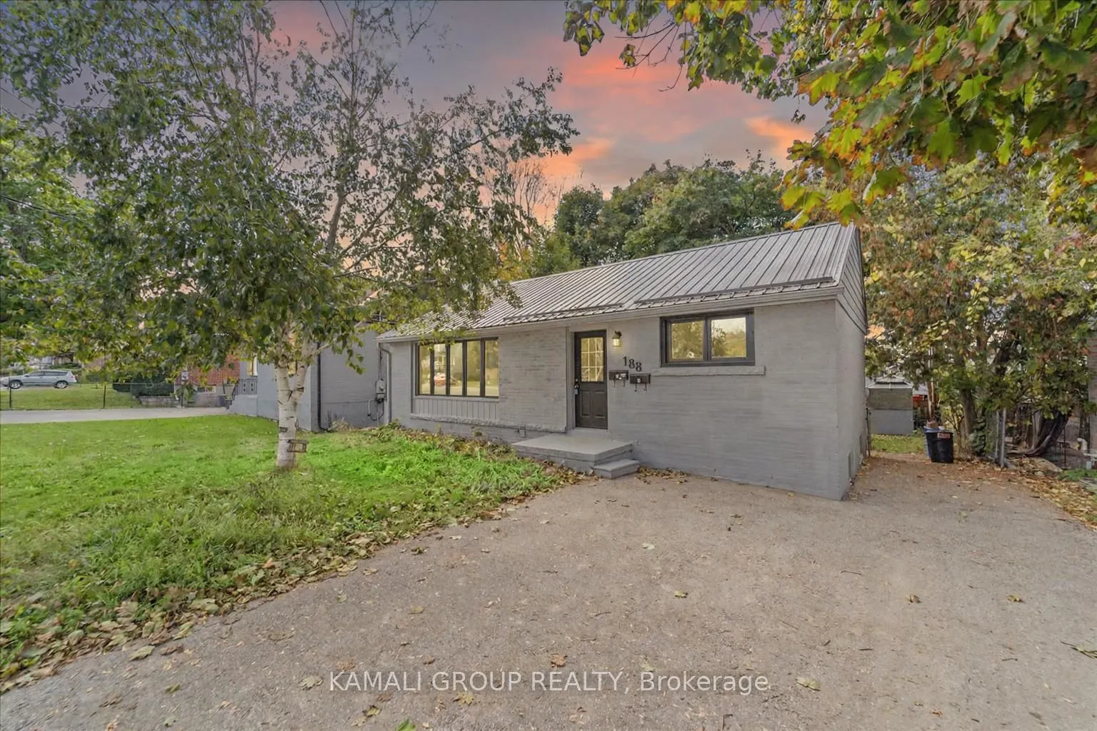 188 St Vincent Street, #Main