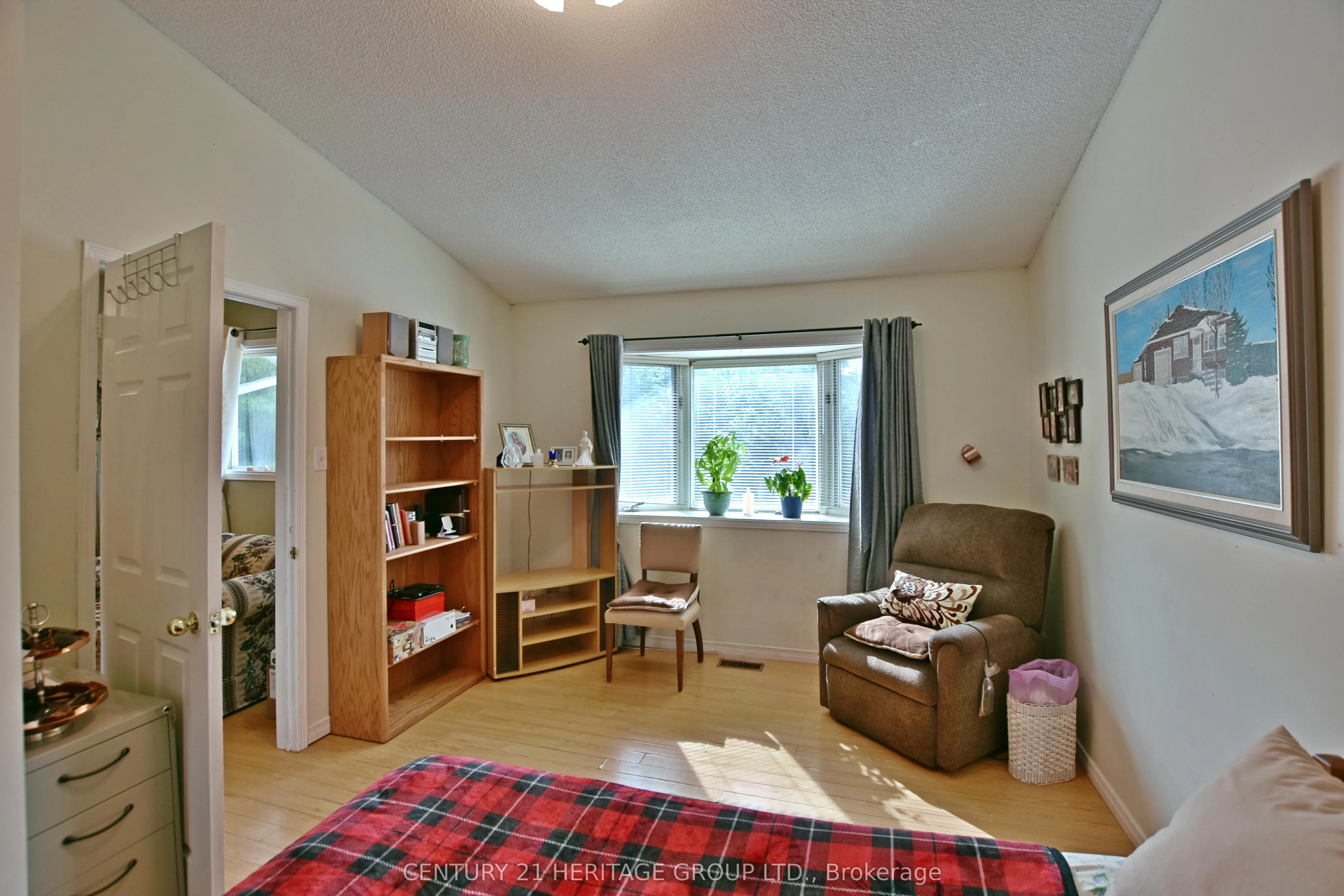 410 Thomas Street, #6