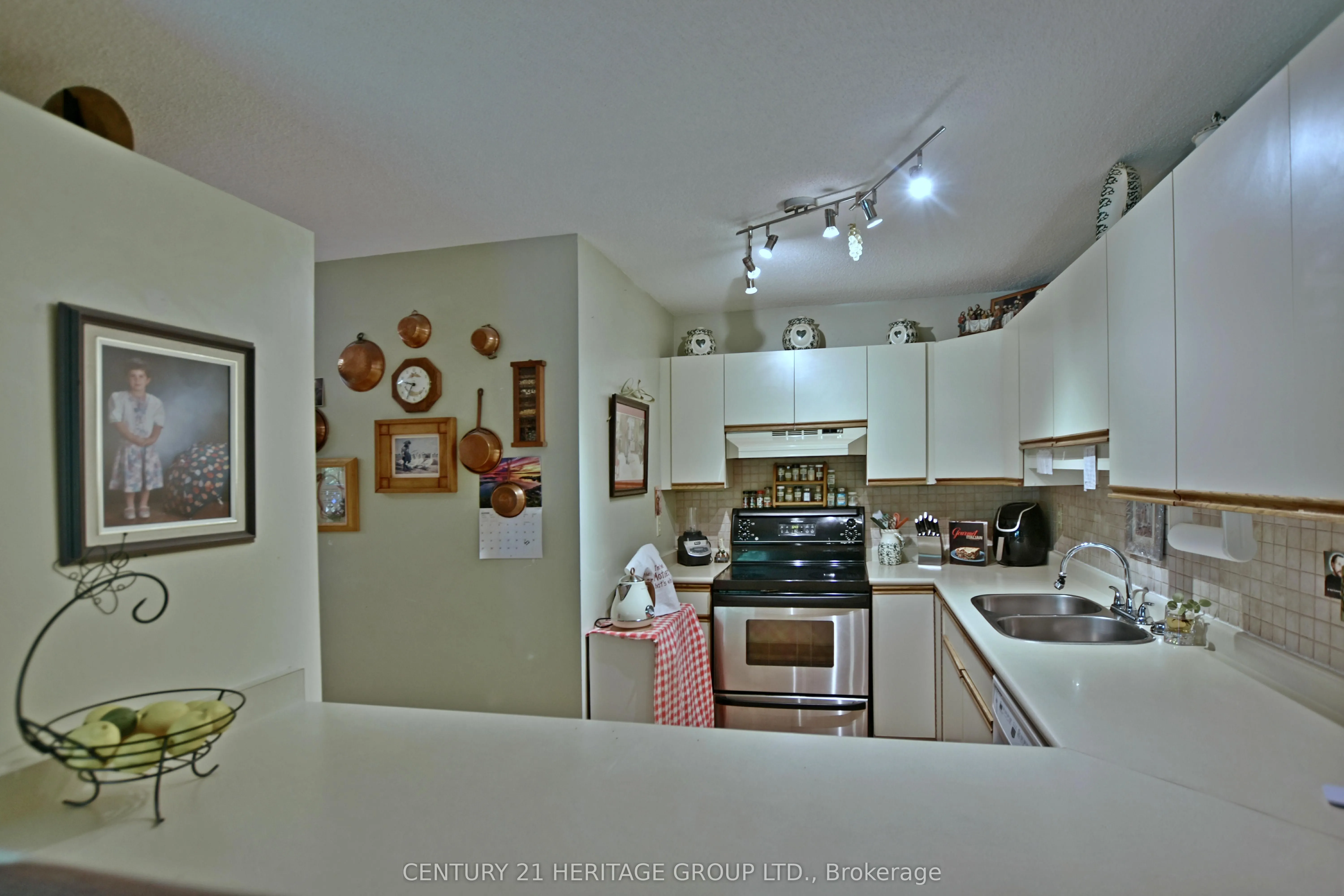 410 Thomas Street, #6