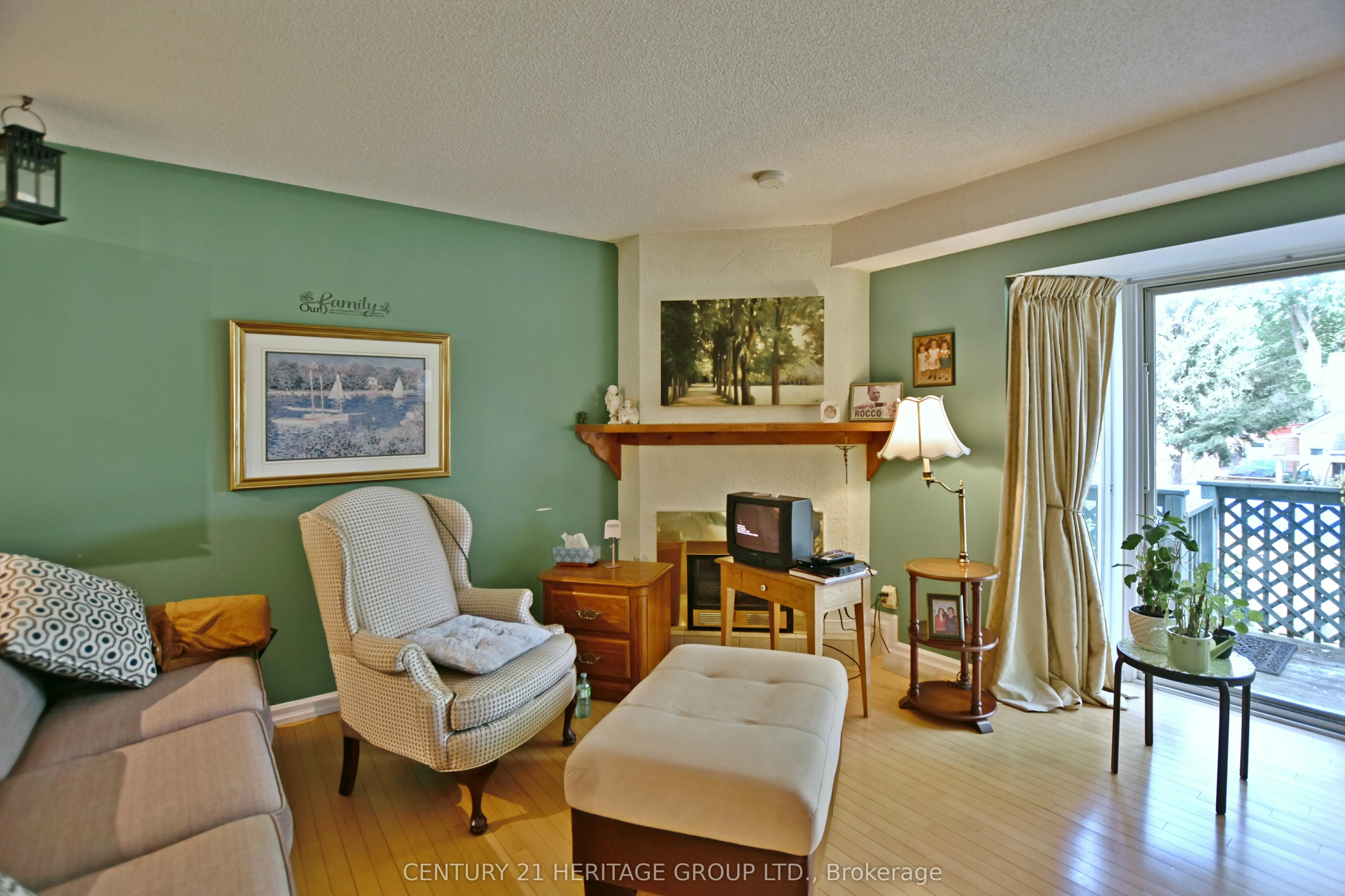 410 Thomas Street, #6