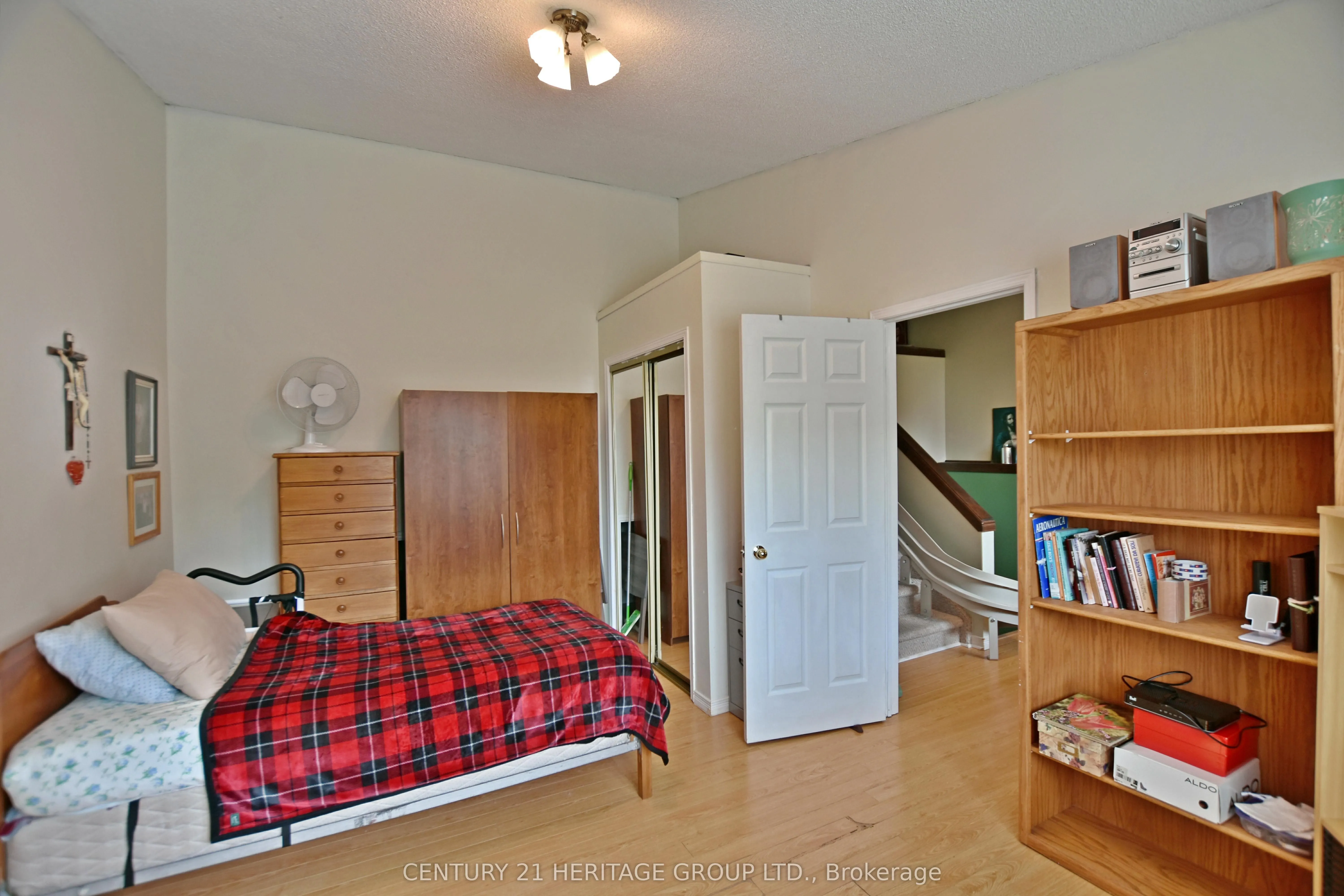 410 Thomas Street, #6