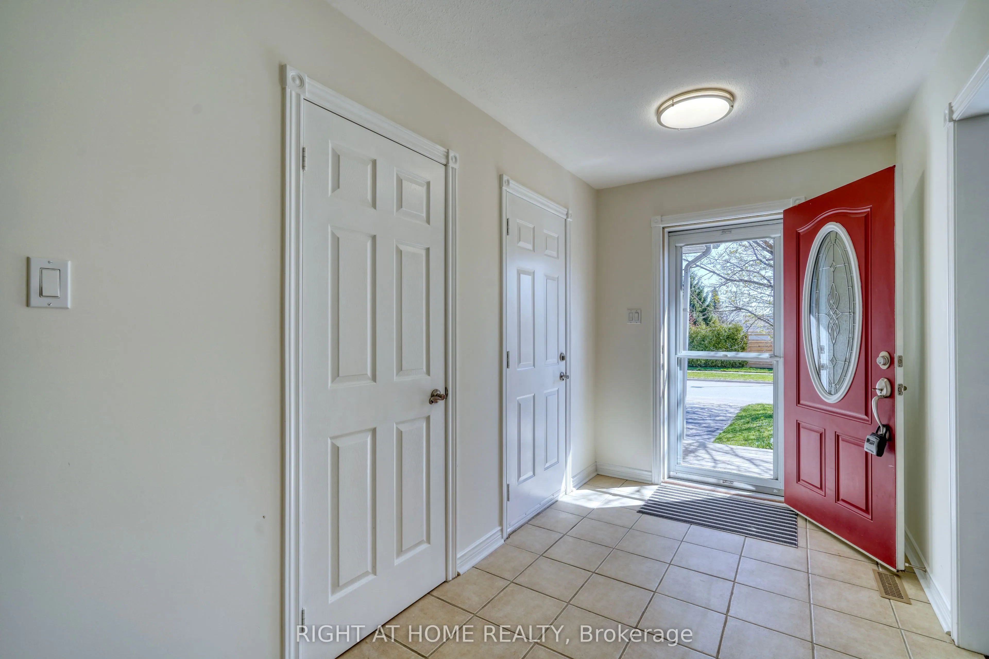24 O'shaughnessy Crescent, #Main Fl