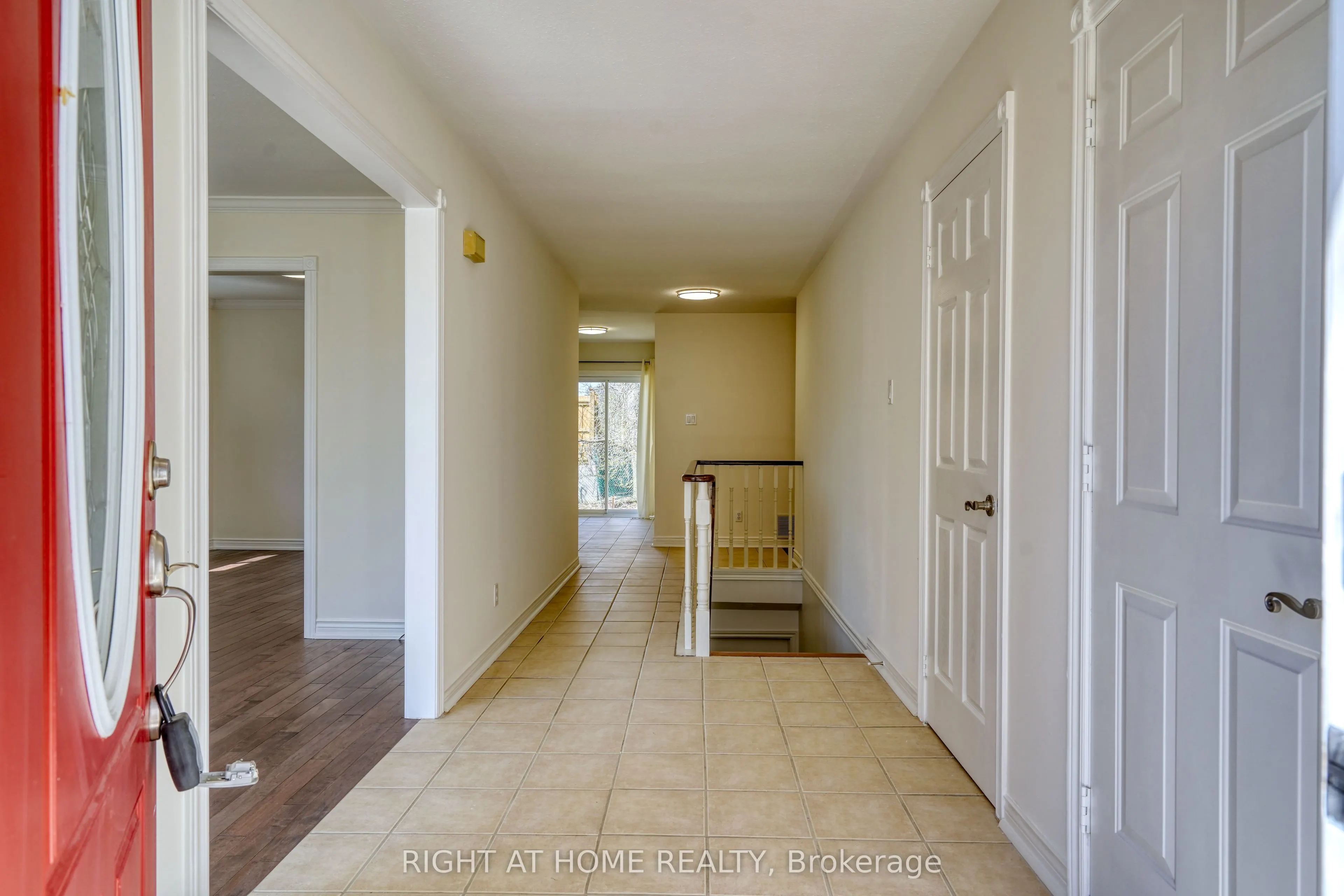 24 O'shaughnessy Crescent, #Main Fl