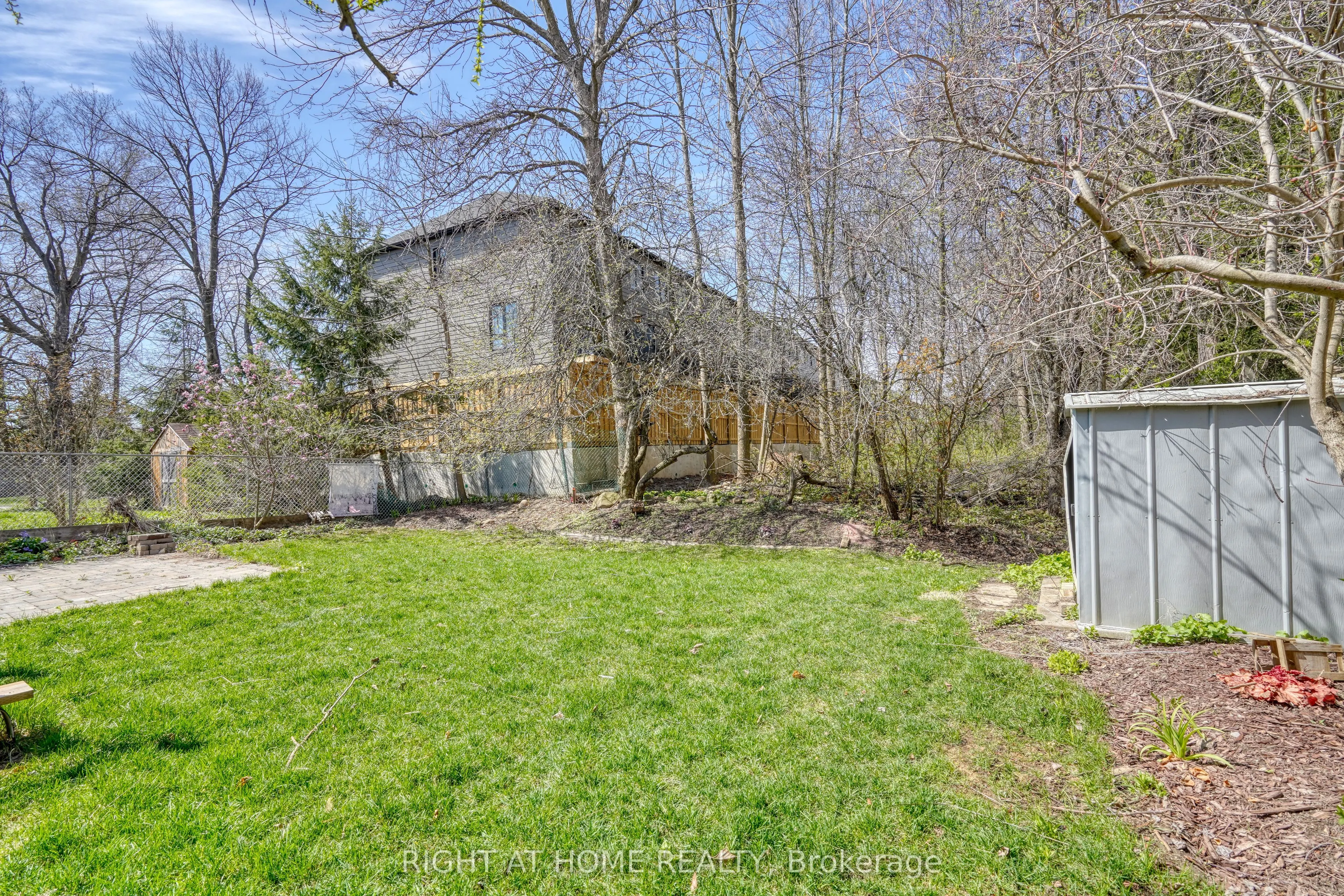 24 O'shaughnessy Crescent, #Main Fl