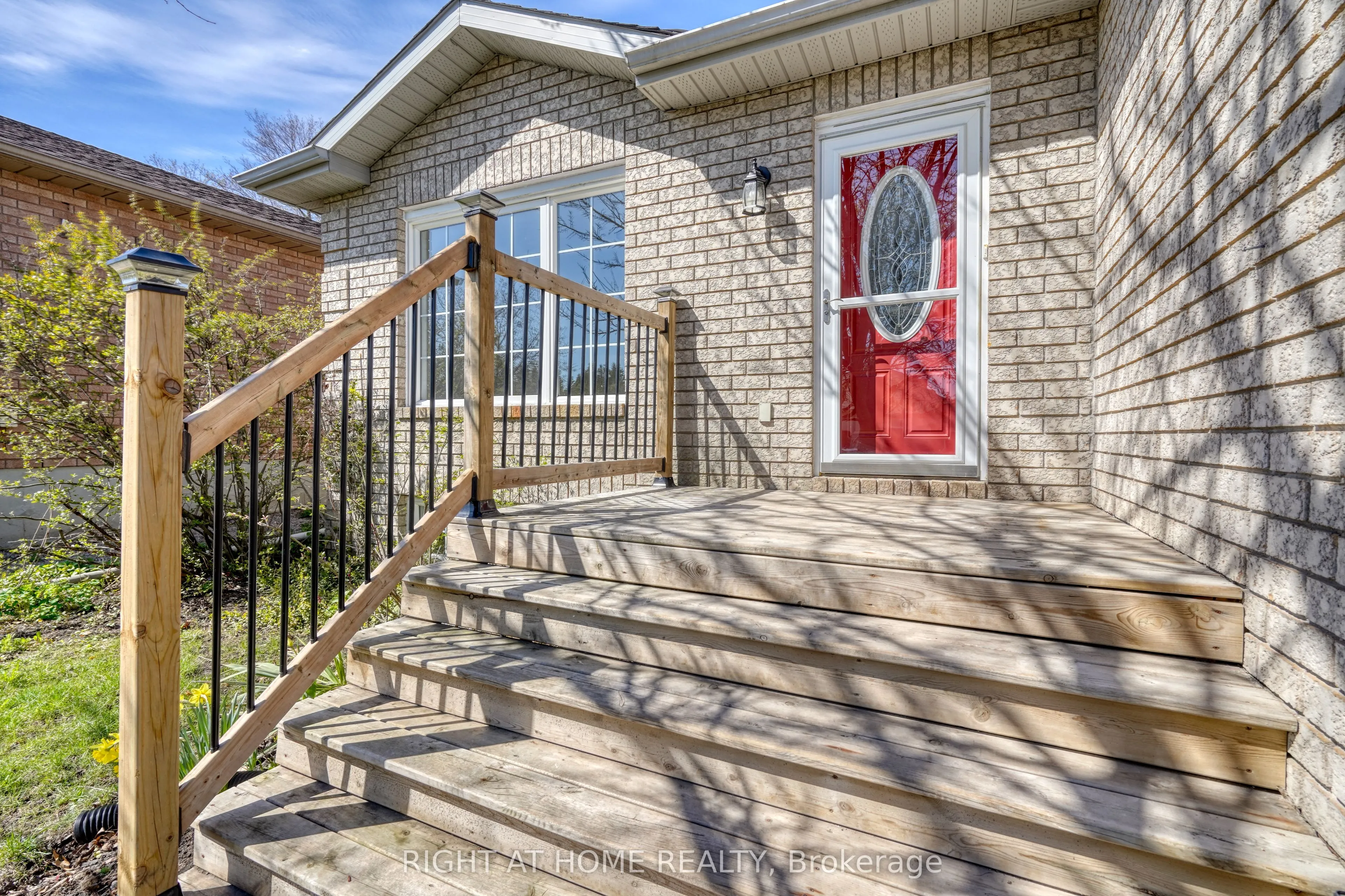 24 O'shaughnessy Crescent, #Main Fl