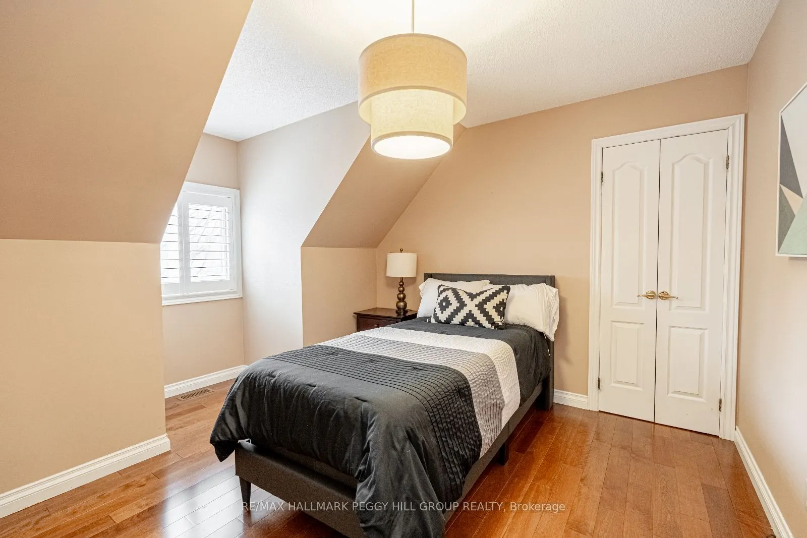 24 Willow Bay Drive