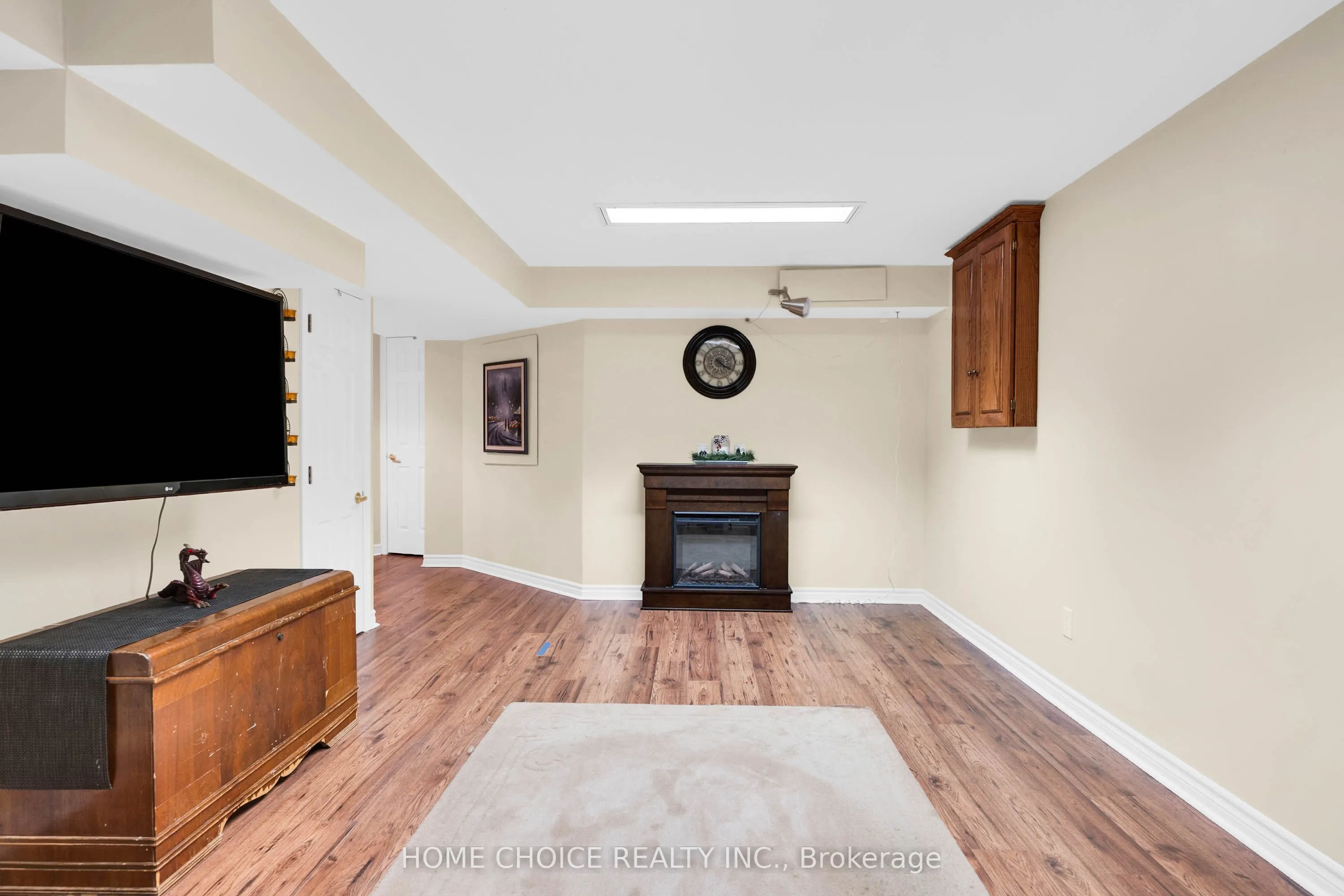 40 Aikens Crescent