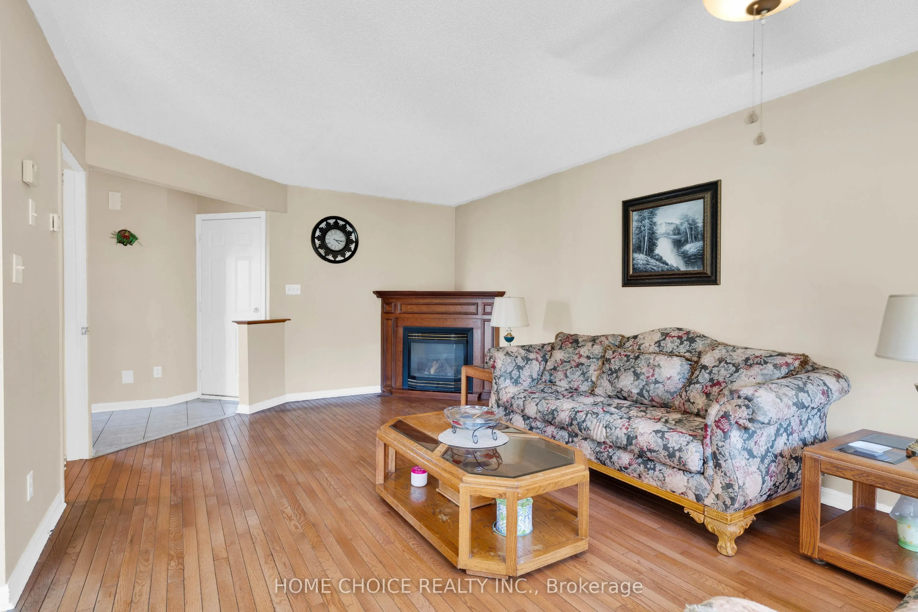 40 Aikens Crescent