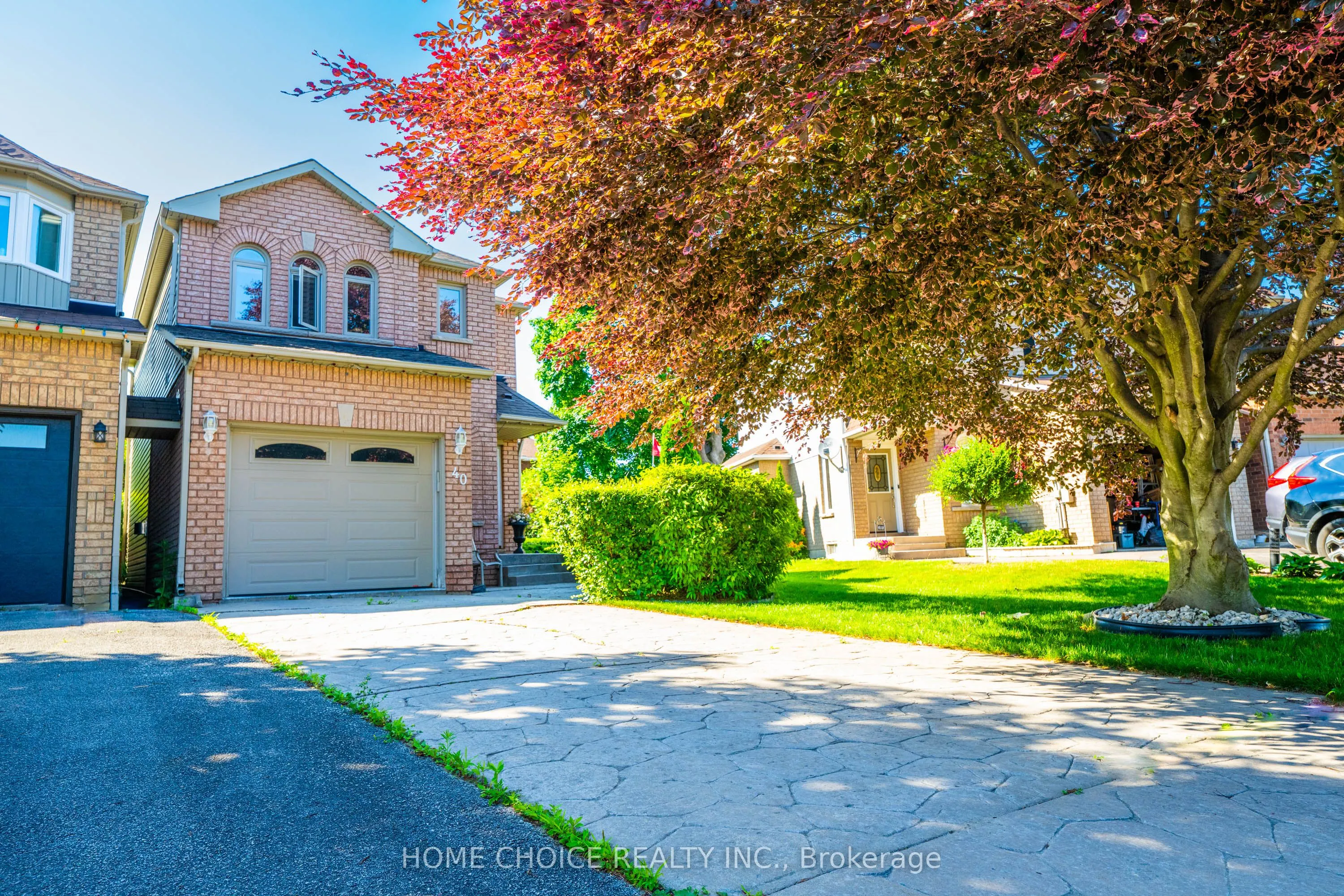 40 Aikens Crescent