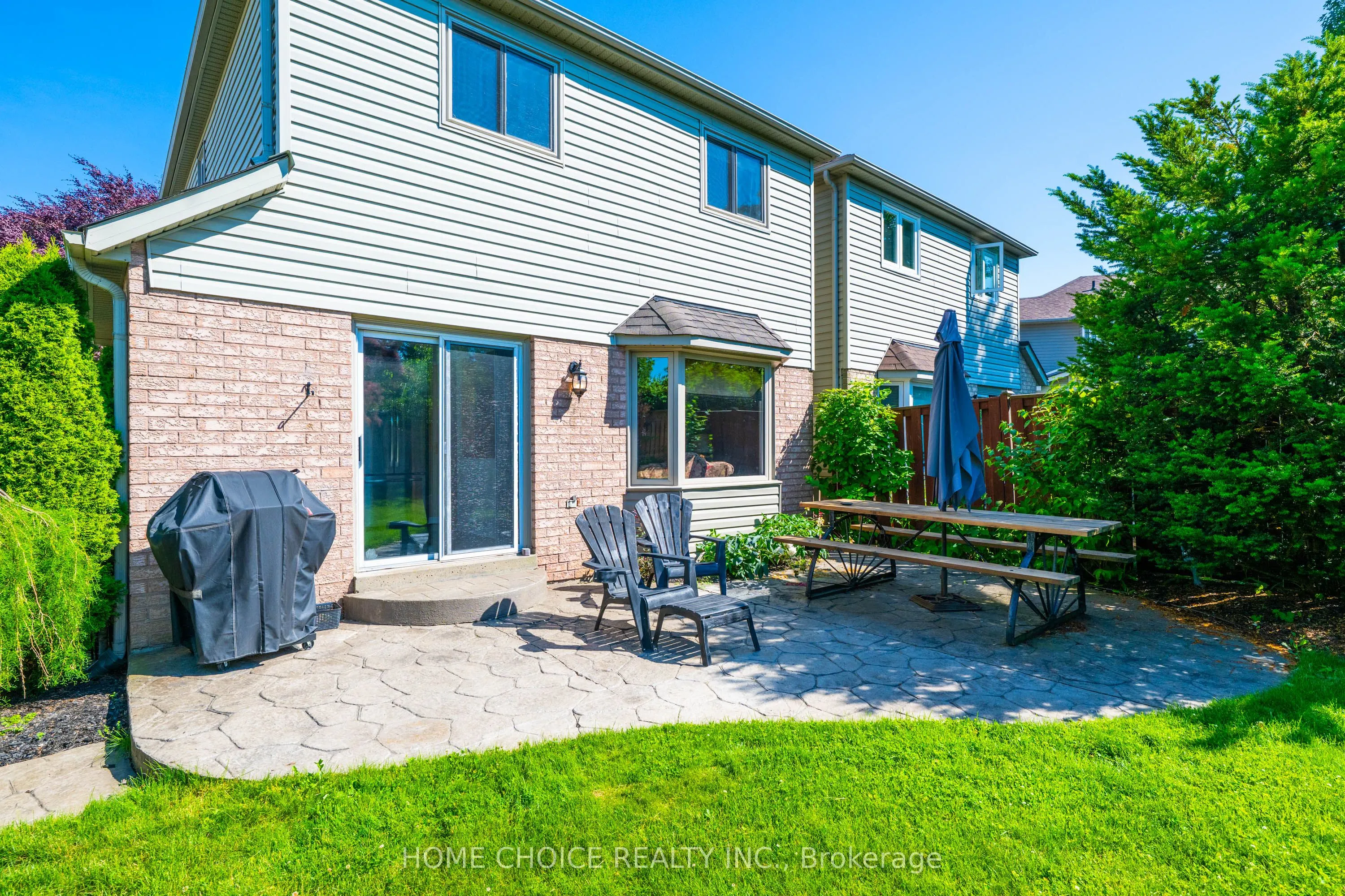 40 Aikens Crescent