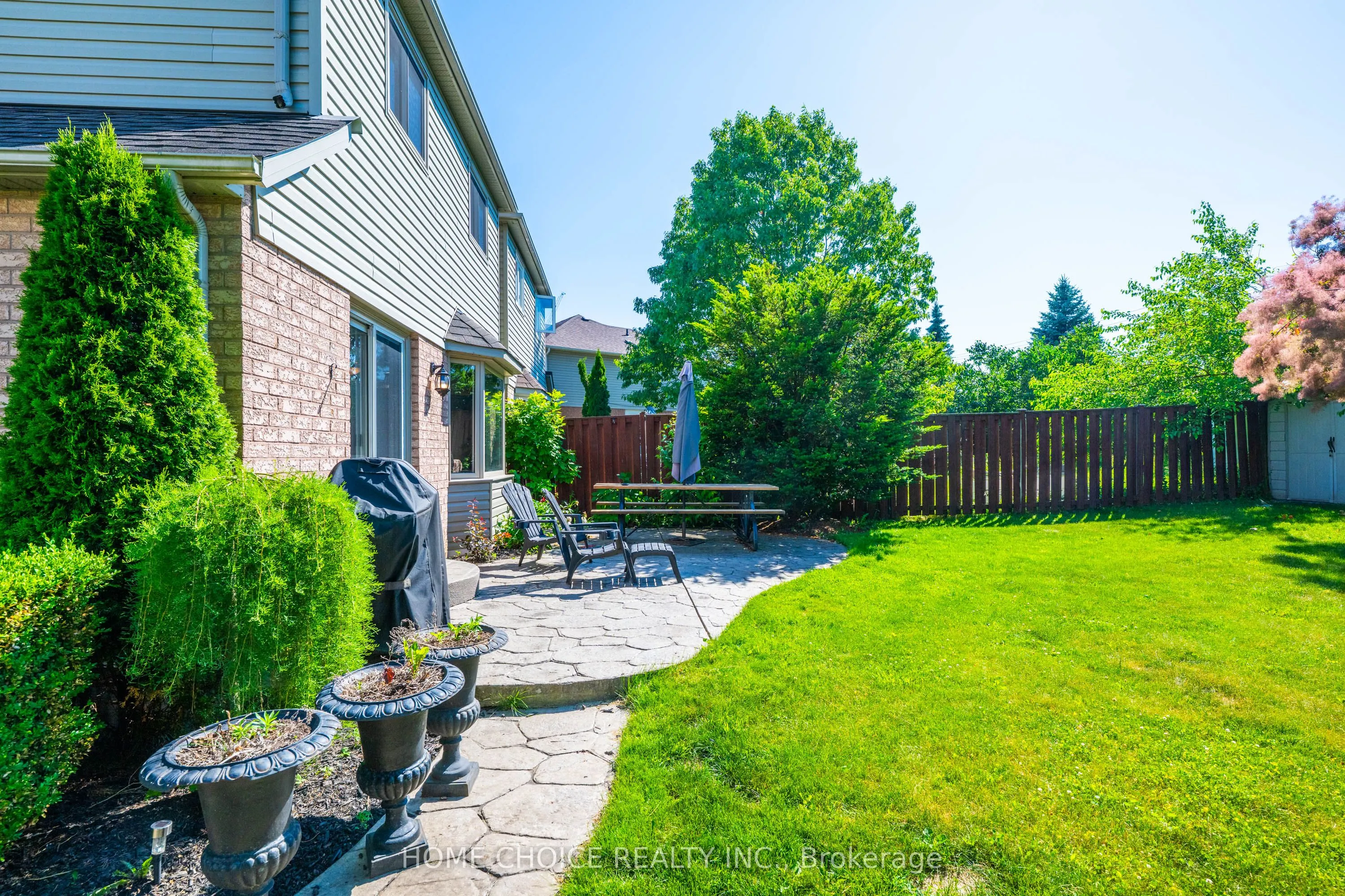 40 Aikens Crescent
