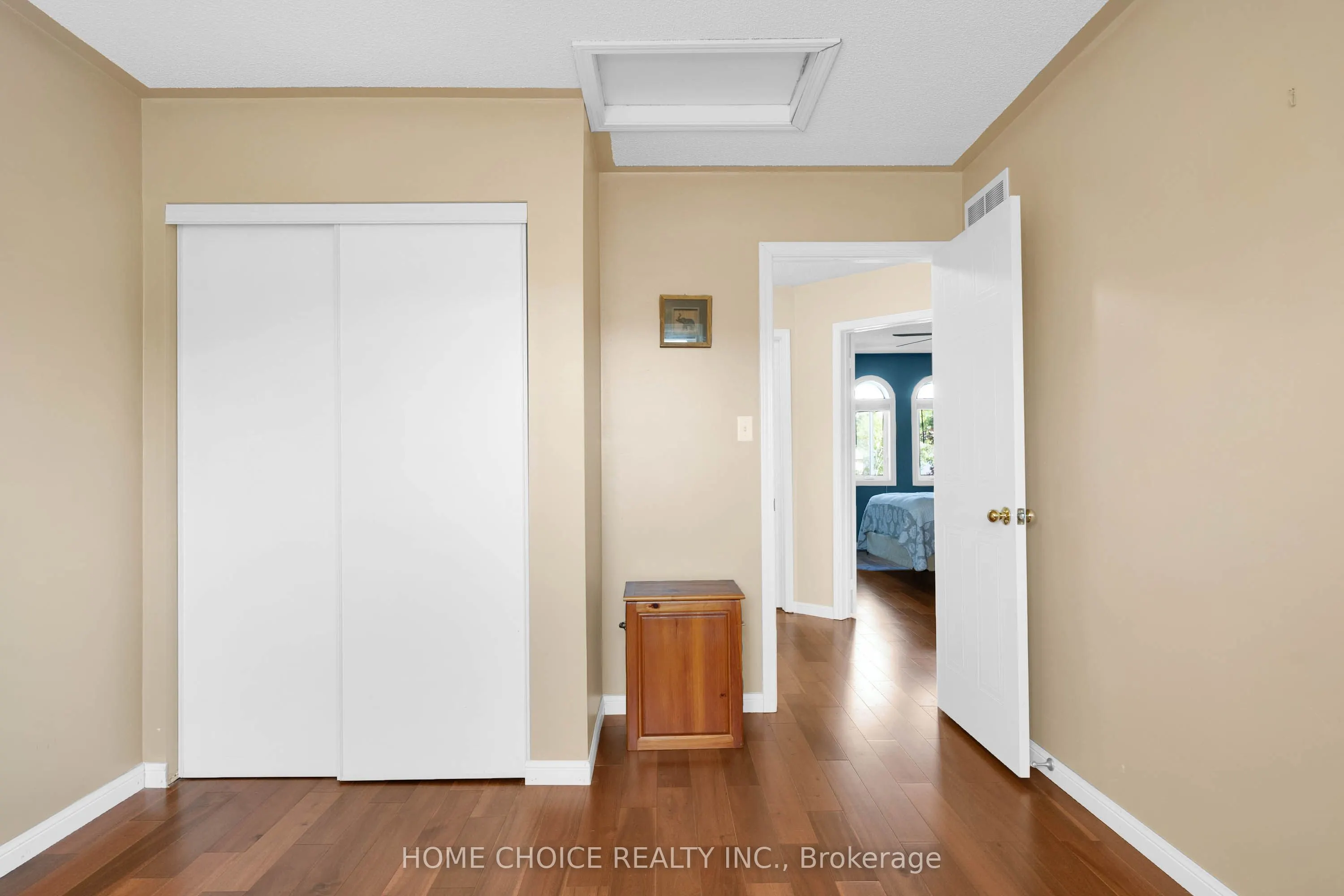 40 Aikens Crescent