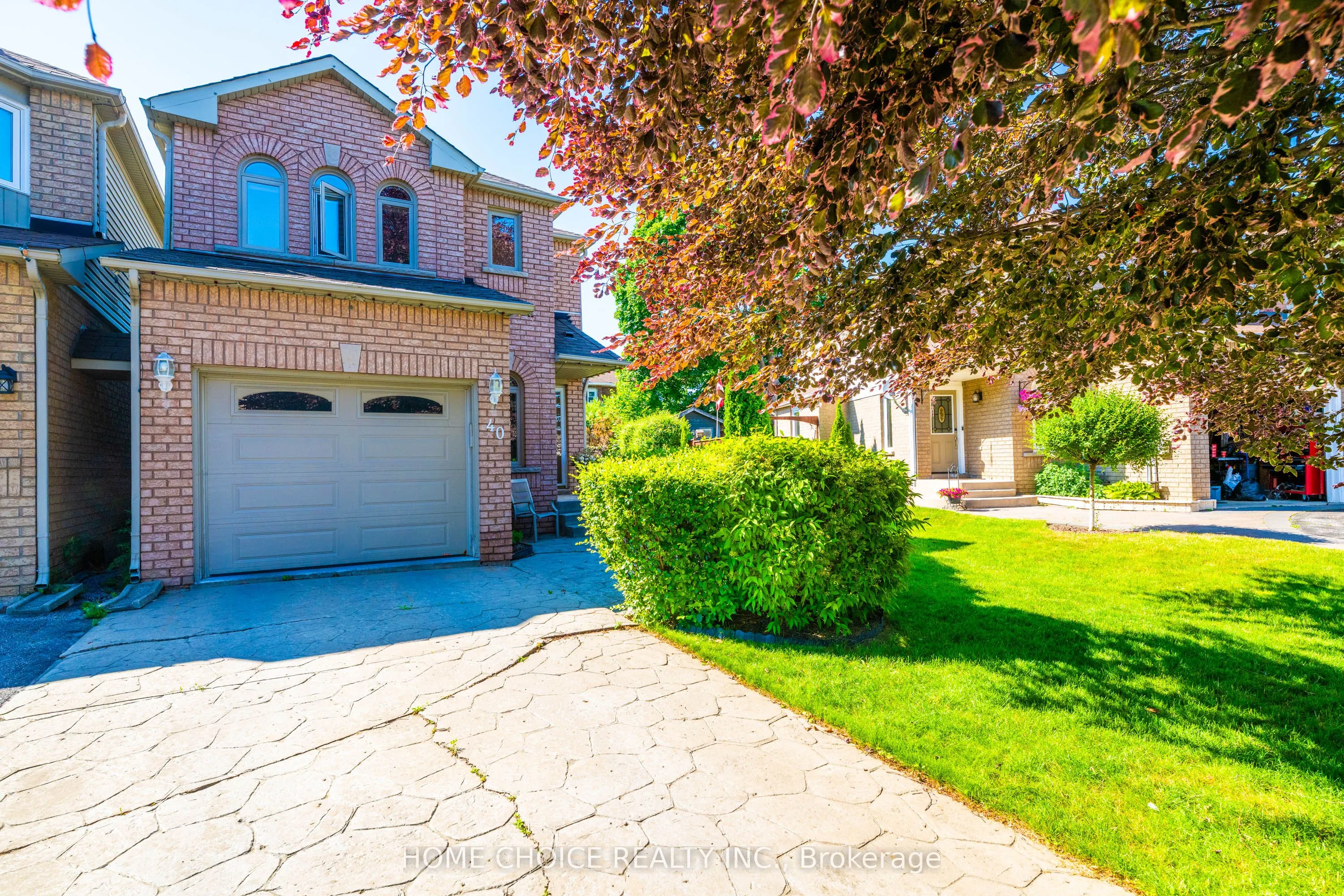 40 Aikens Crescent