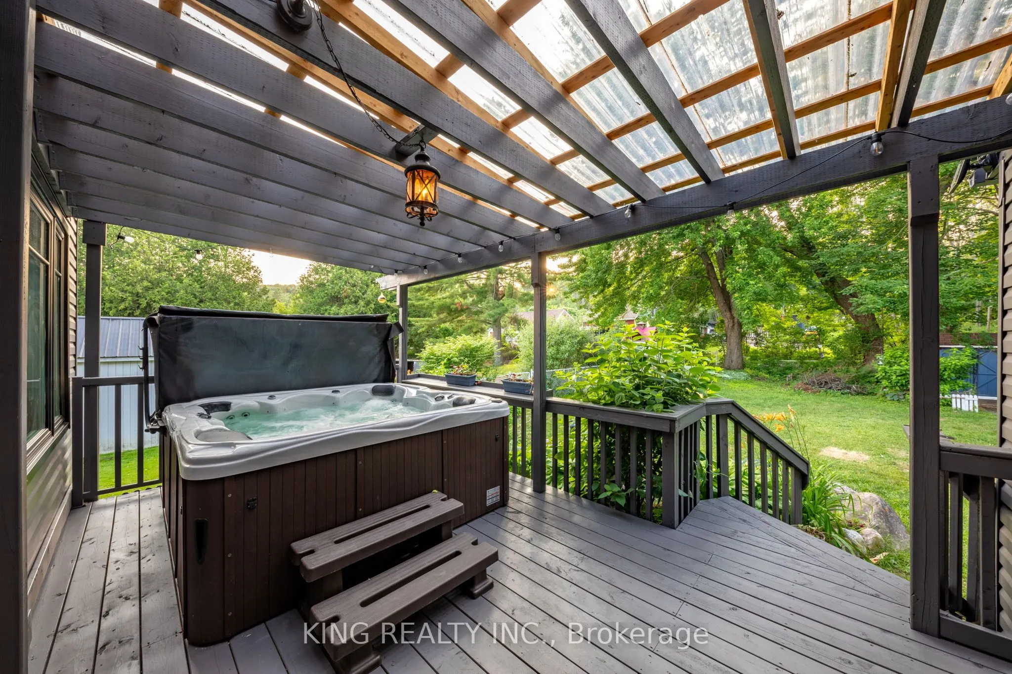 602 CHAMPLAIN Road