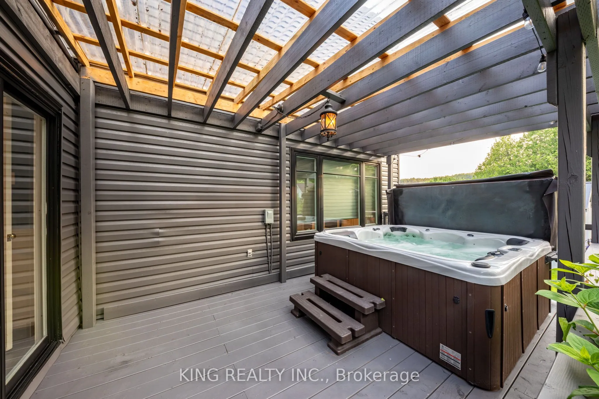 602 CHAMPLAIN Road