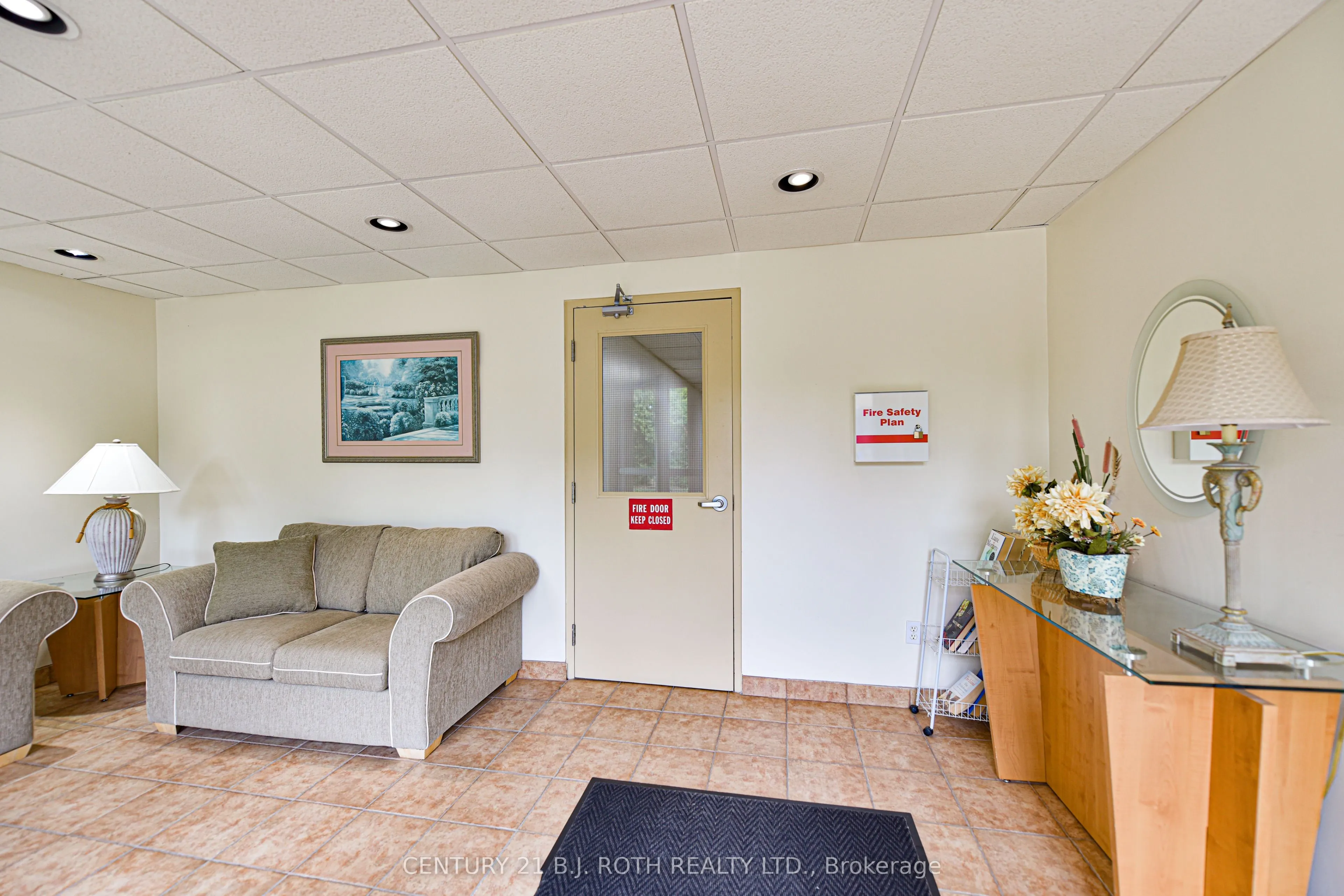 125 BOND Street, #302