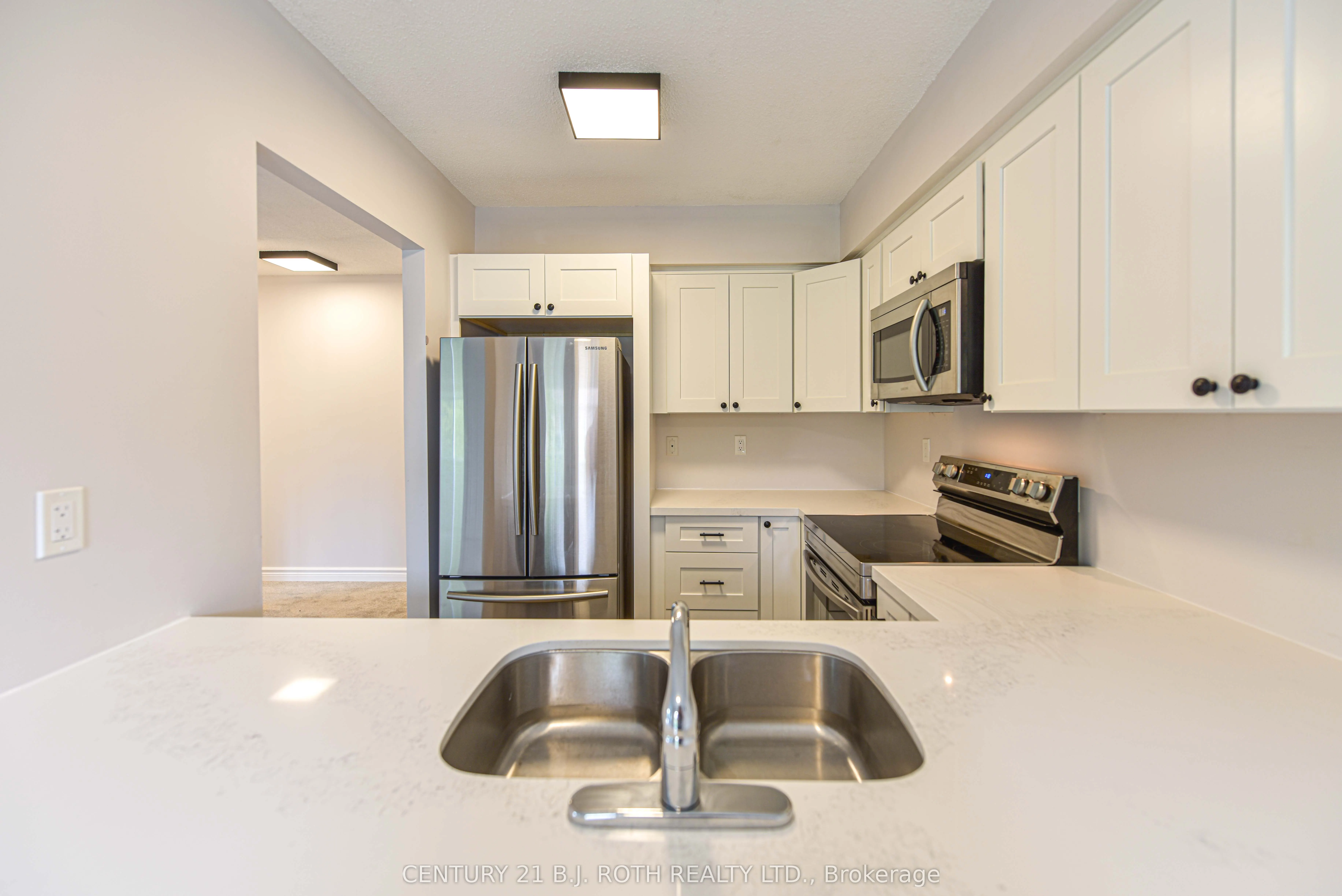 125 BOND Street, #302