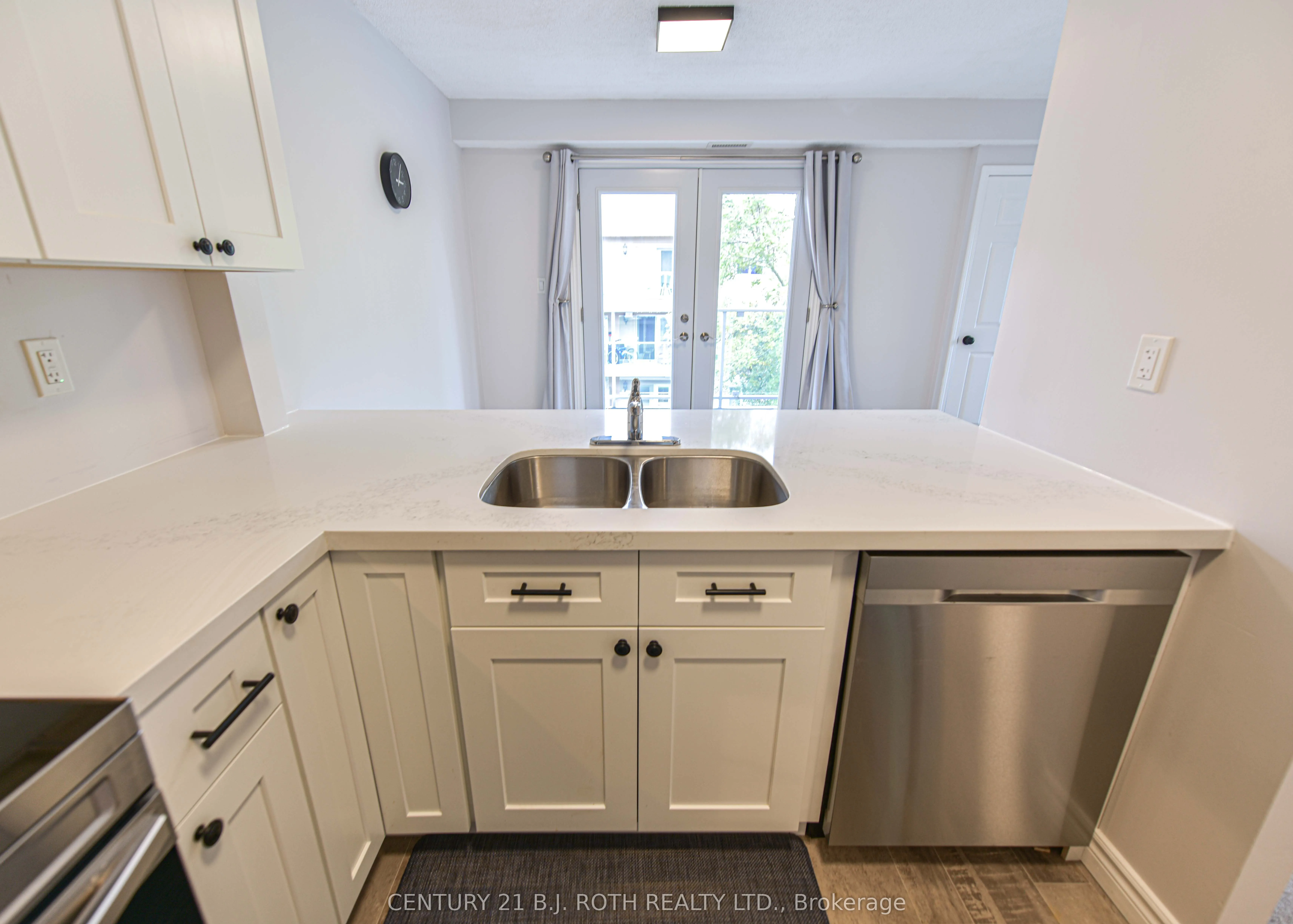 125 BOND Street, #302