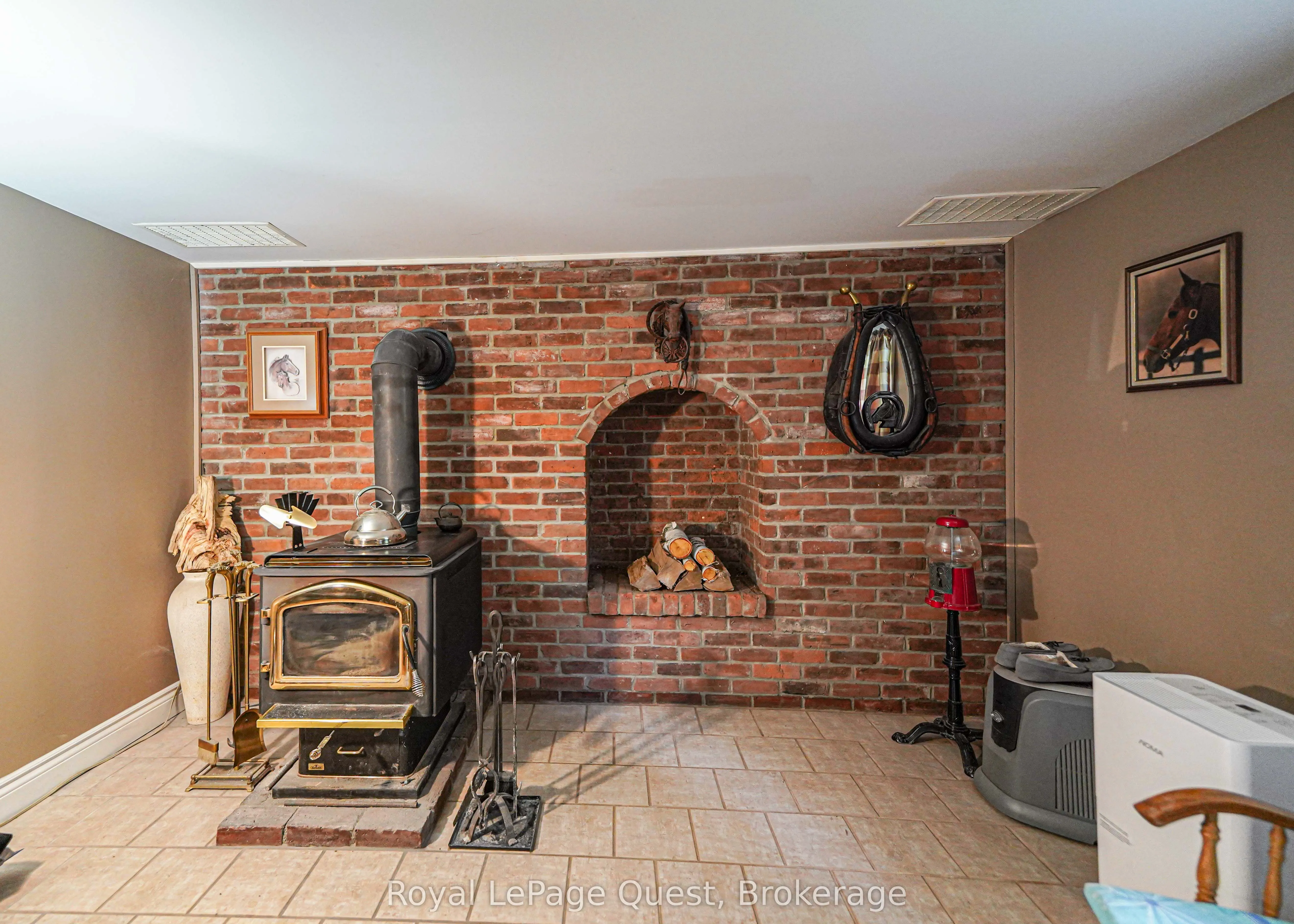 3891 Monck Road