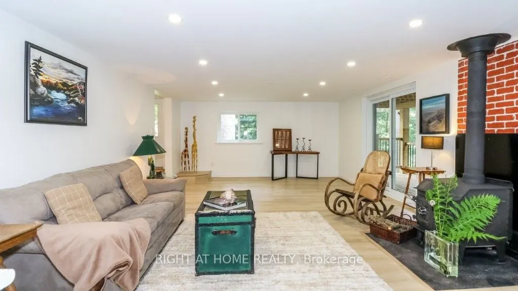 7459 Island Crescent