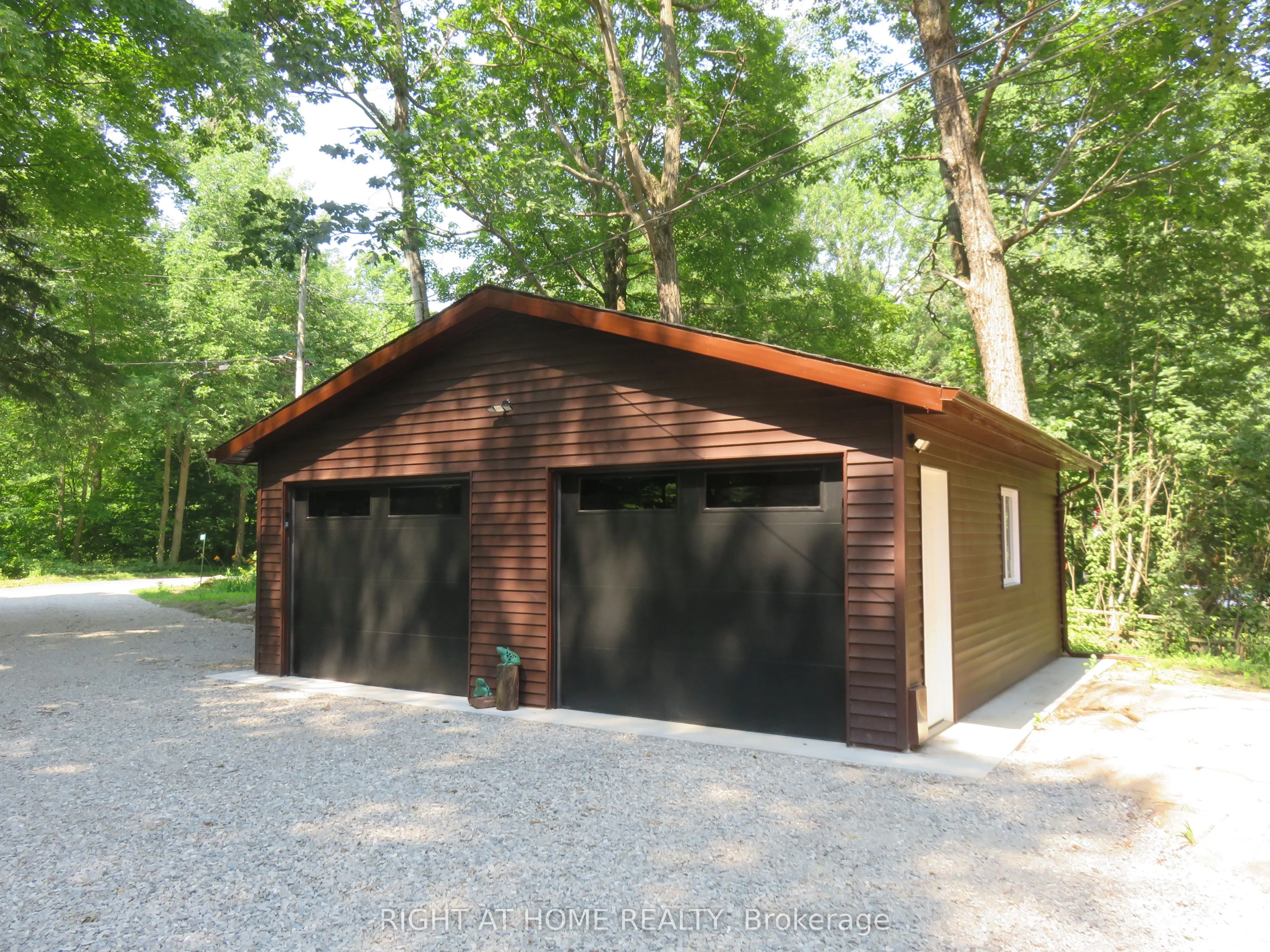 7459 Island Crescent