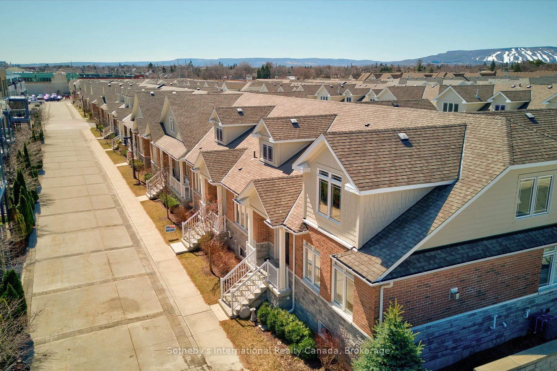 4 Emerson Mews, #13