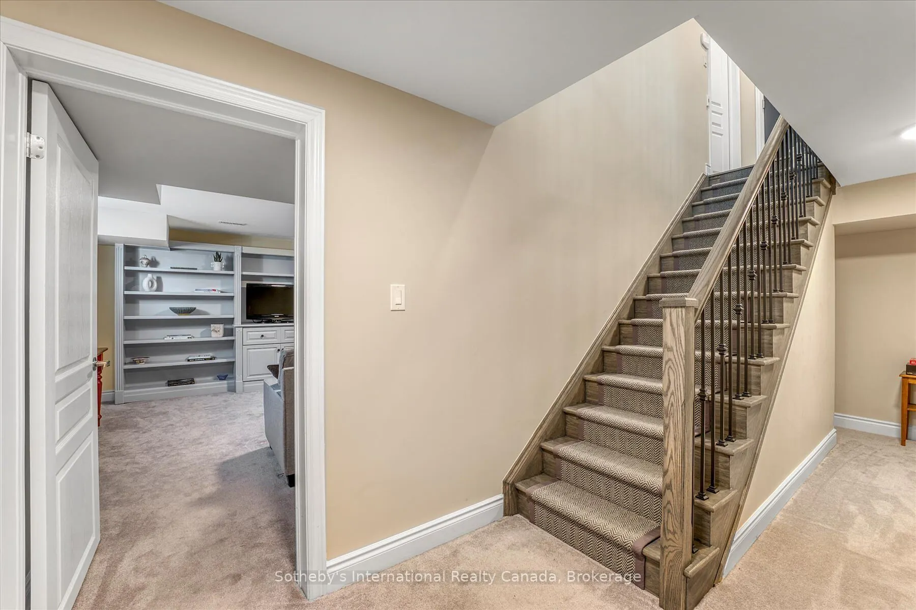 4 Emerson Mews, #13
