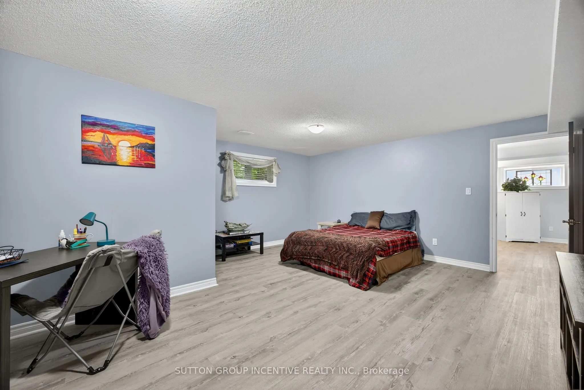 1084 Harbourview Drive