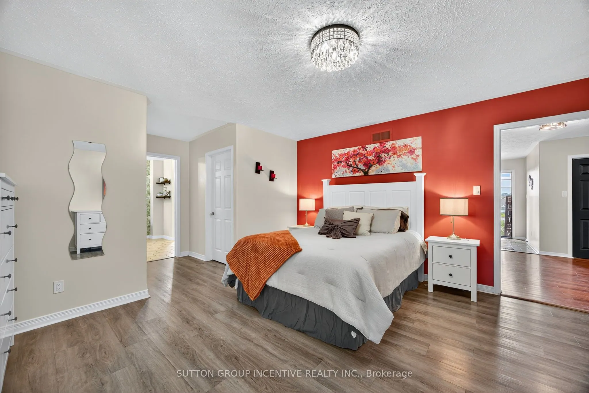 1084 Harbourview Drive