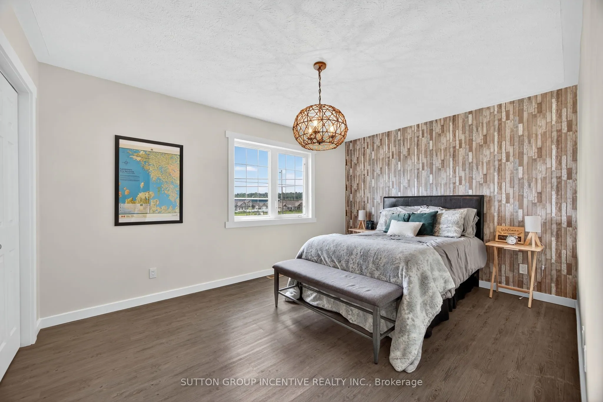 1084 Harbourview Drive