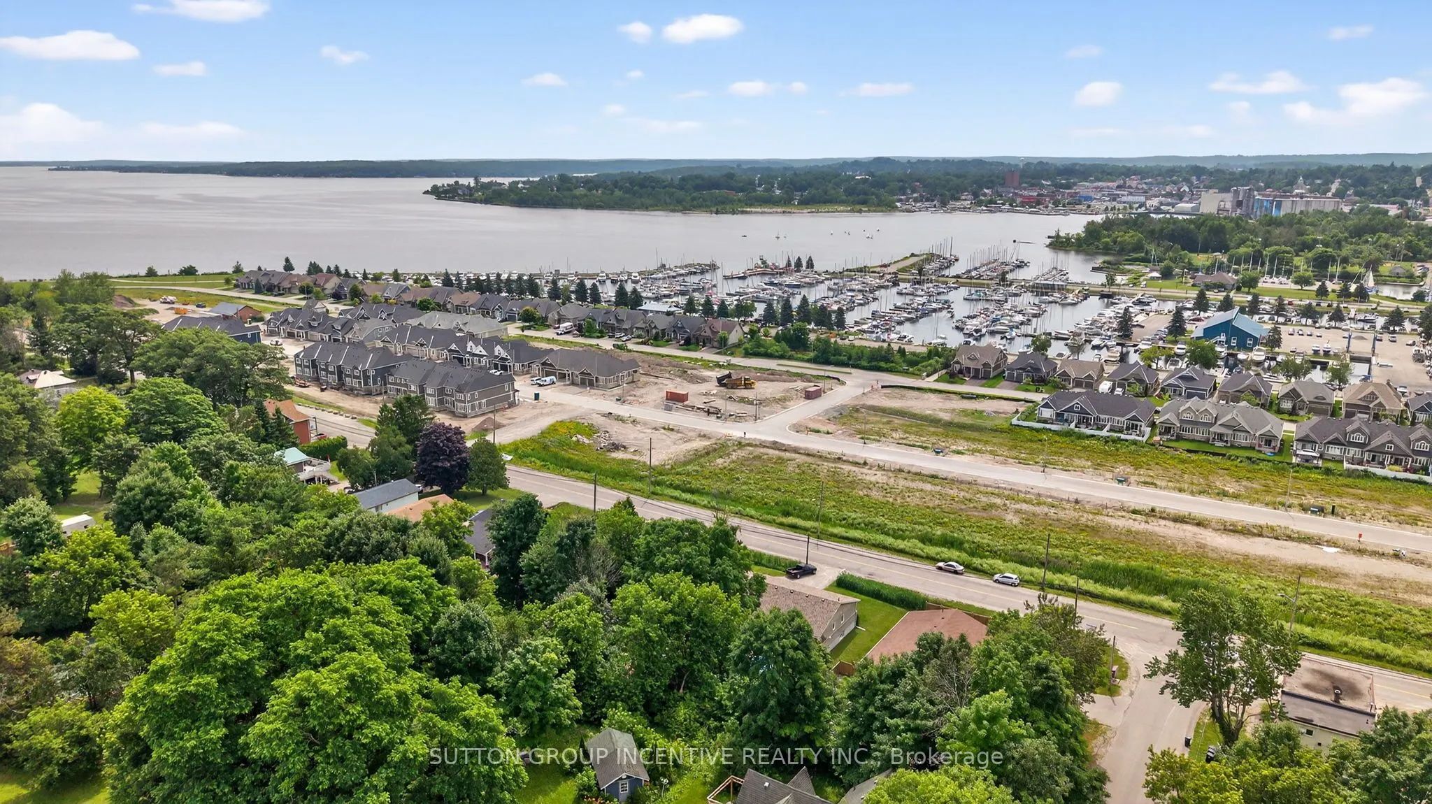 1084 Harbourview Drive