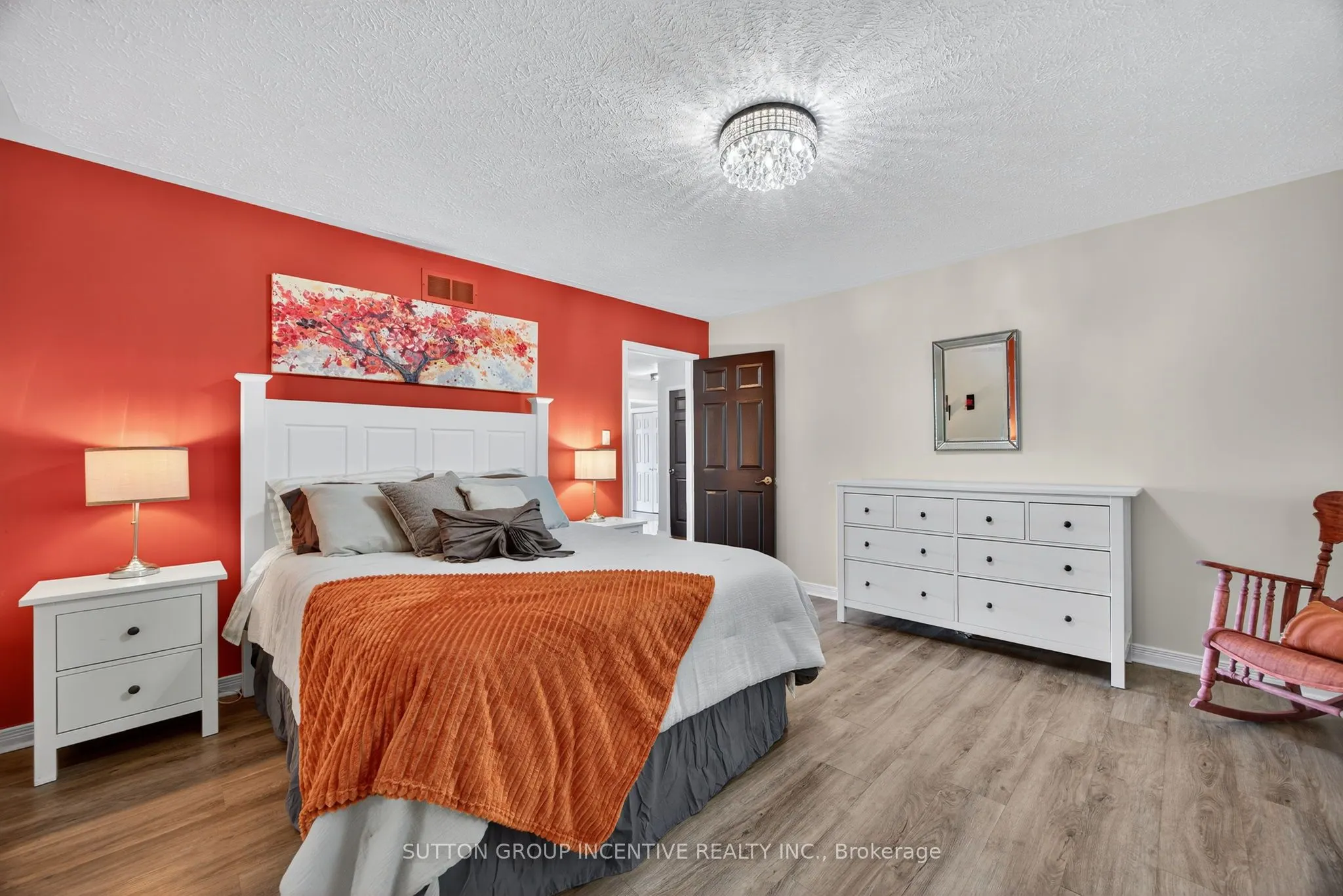 1084 Harbourview Drive