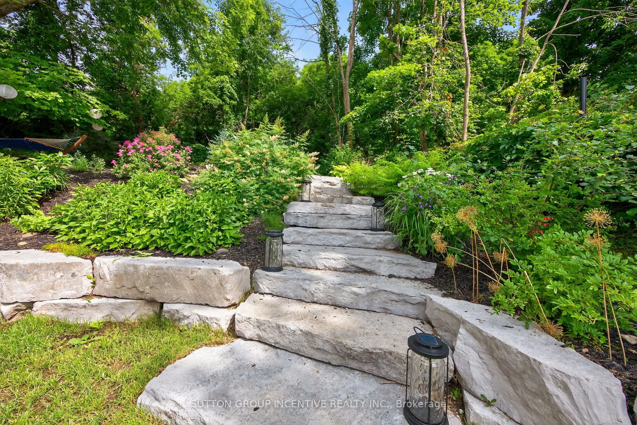 1084 Harbourview Drive