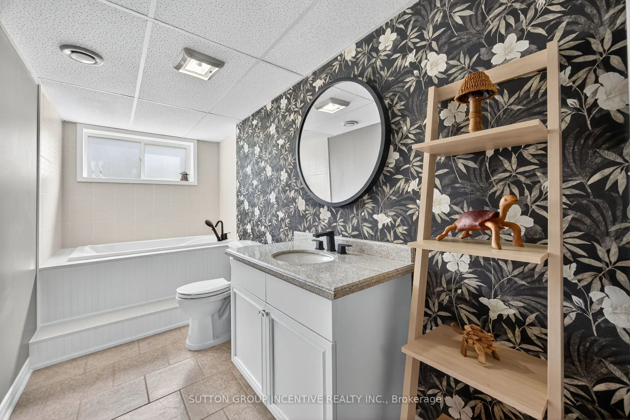 1084 Harbourview Drive