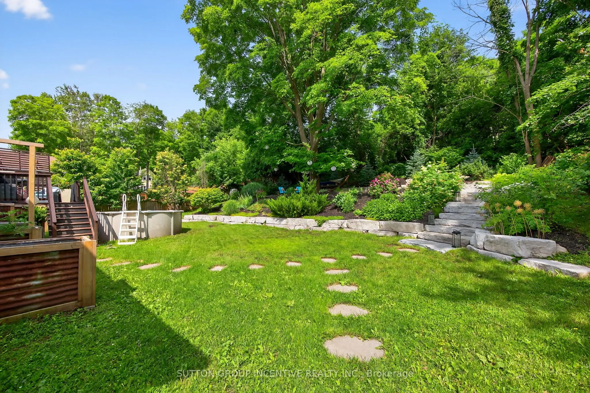 1084 Harbourview Drive